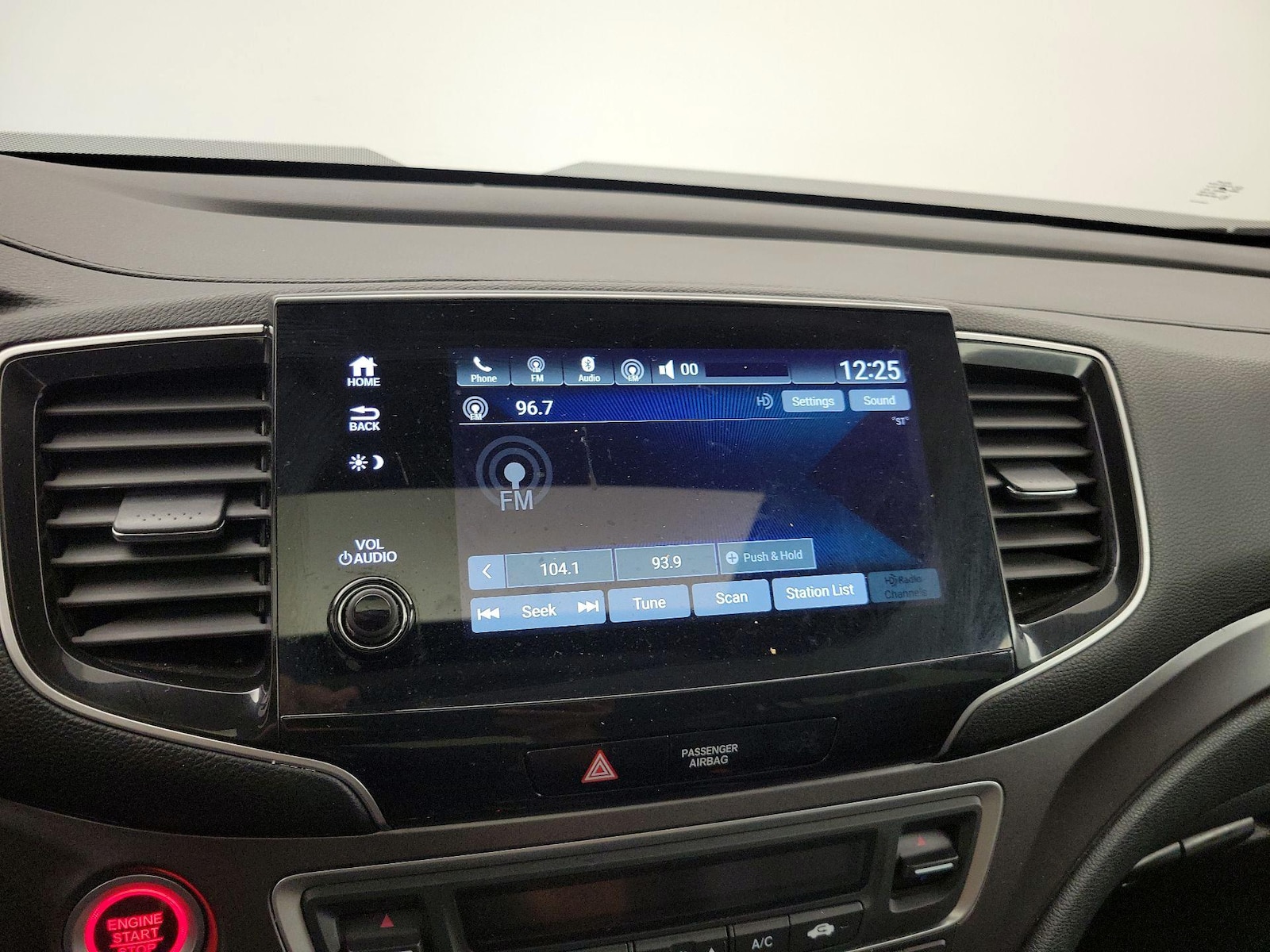 2021 Honda Pilot SE - Photo 17