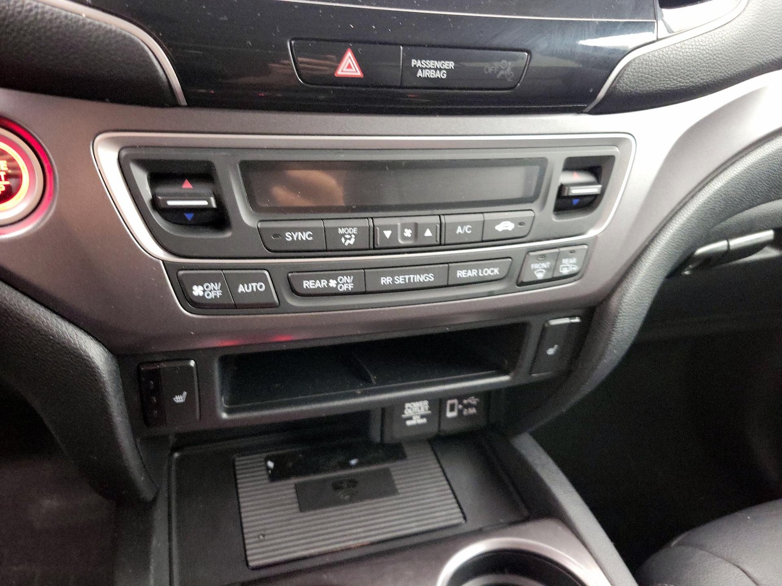 2021 Honda Pilot SE - Photo 18