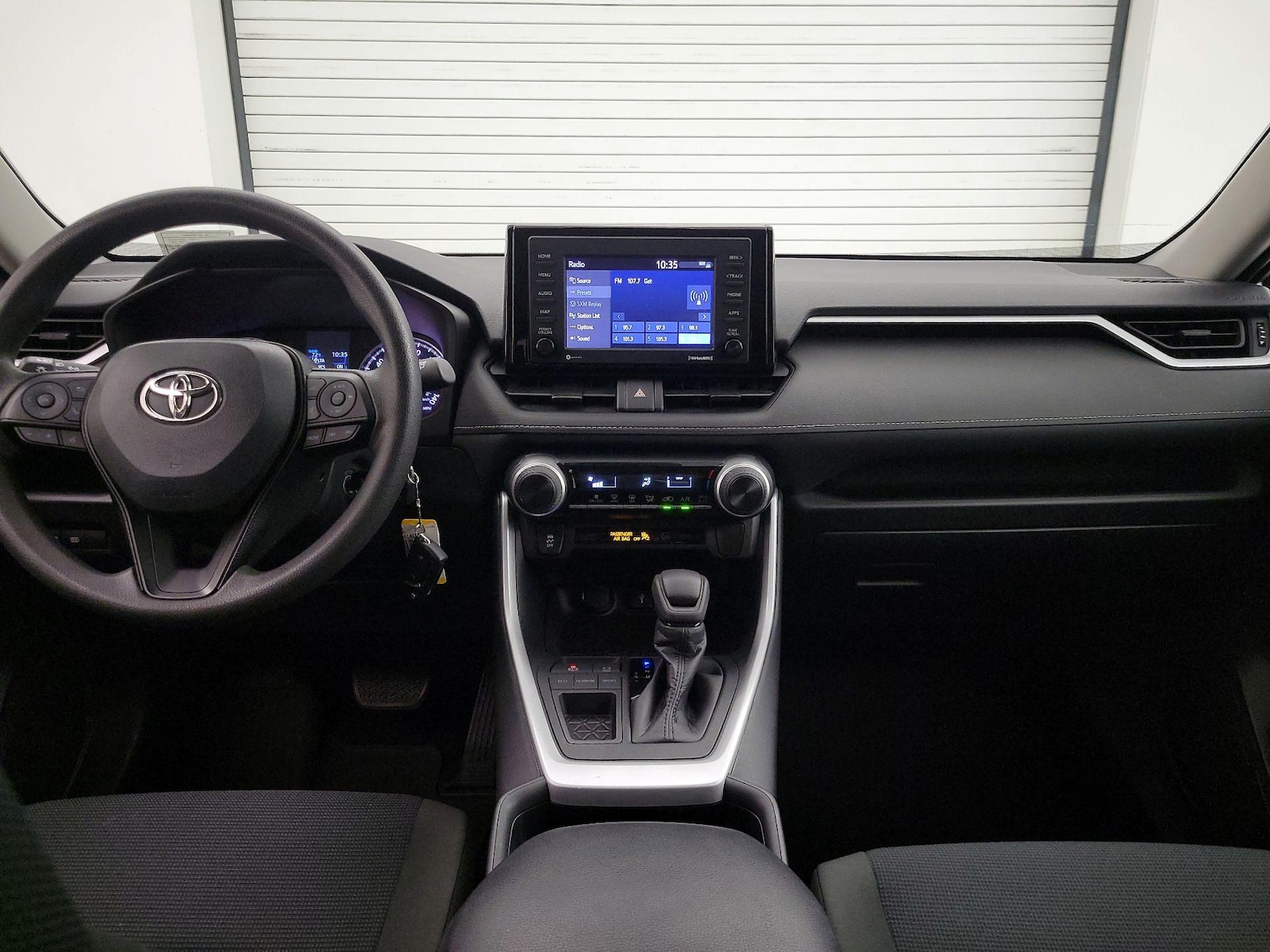 2021 Toyota RAV4 LE - Photo 10