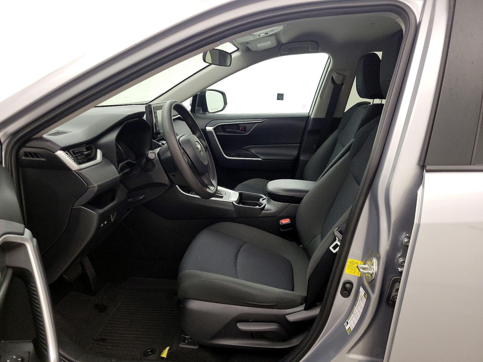 2021 Toyota RAV4 LE - Photo 12