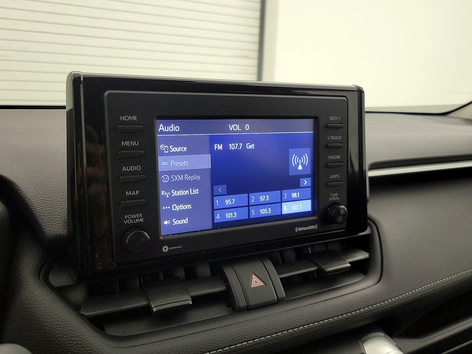 2021 Toyota RAV4 LE - Photo 16