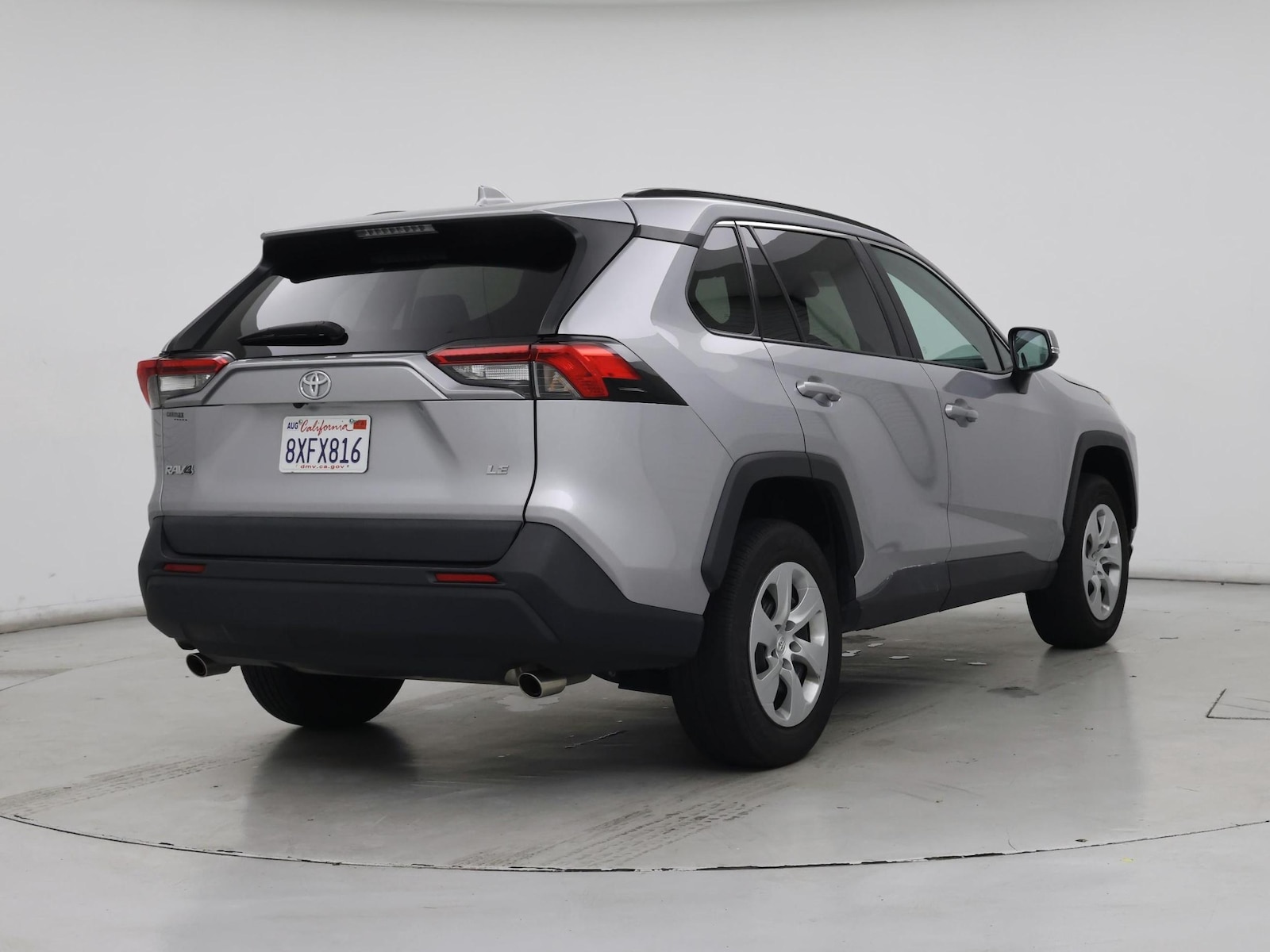 2021 Toyota RAV4 LE - Photo 9