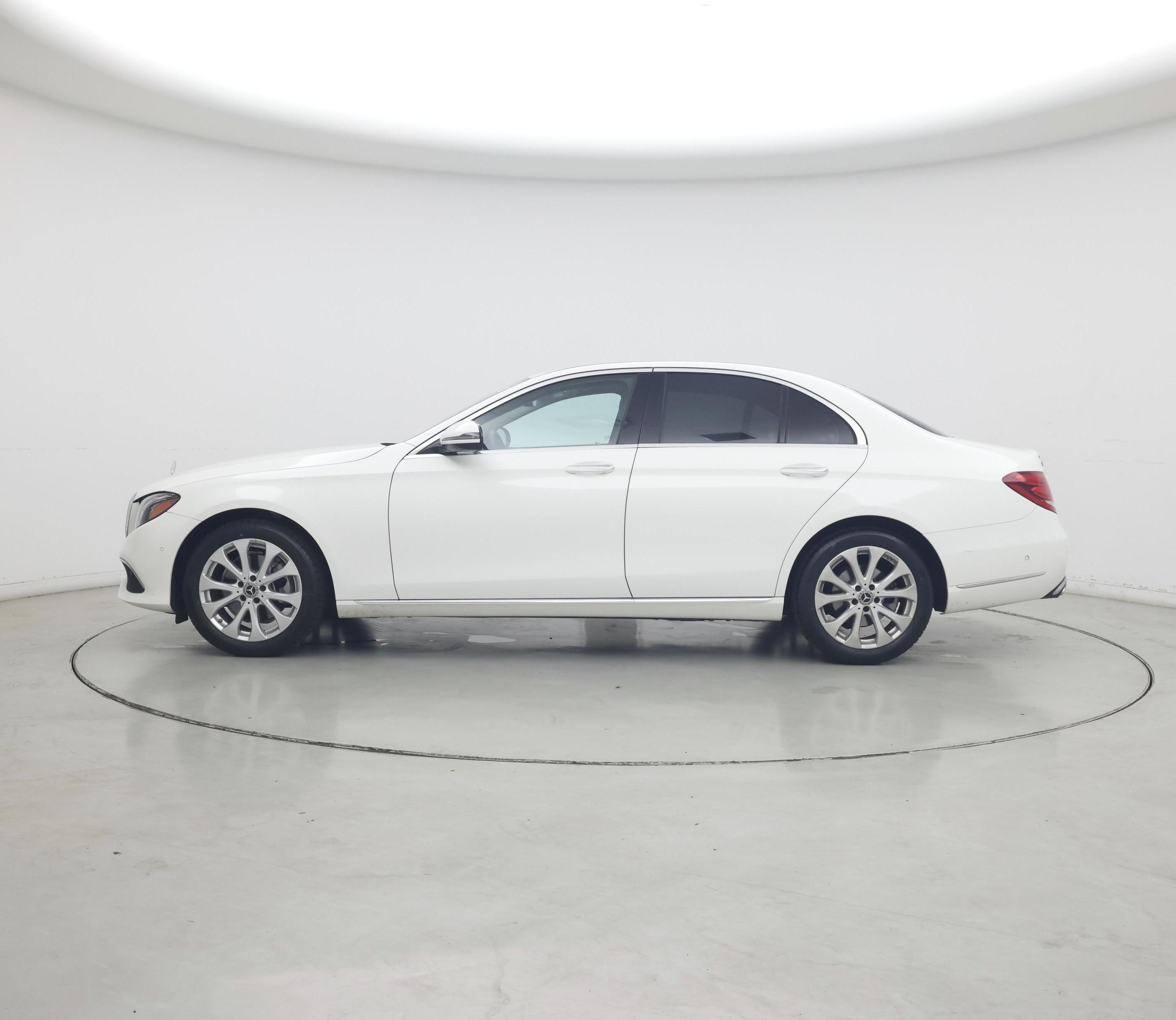Thumbnail: 2018 Mercedes-Benz E-Class - 3
