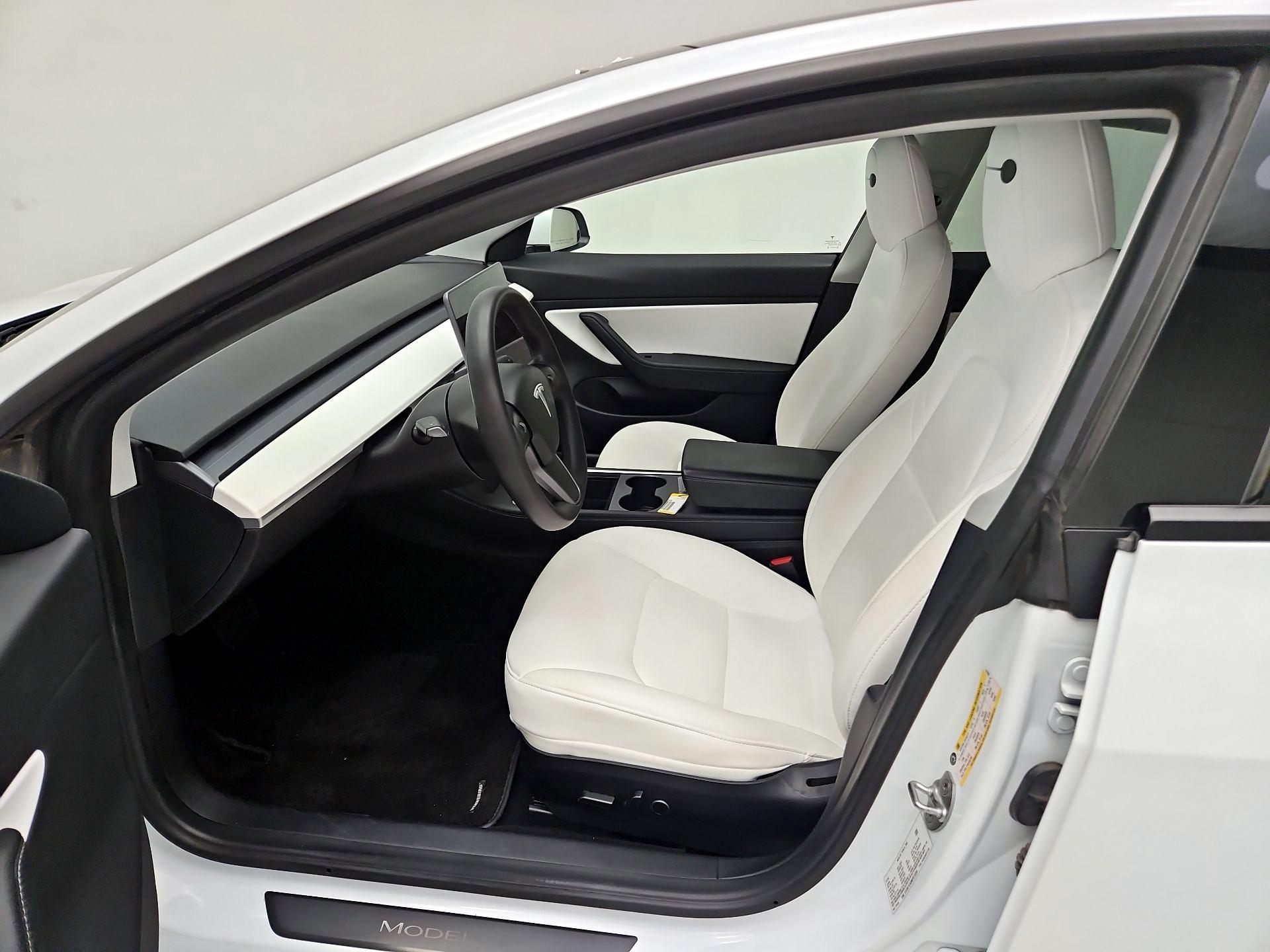 Thumbnail: 2021 Tesla Model 3 - 11