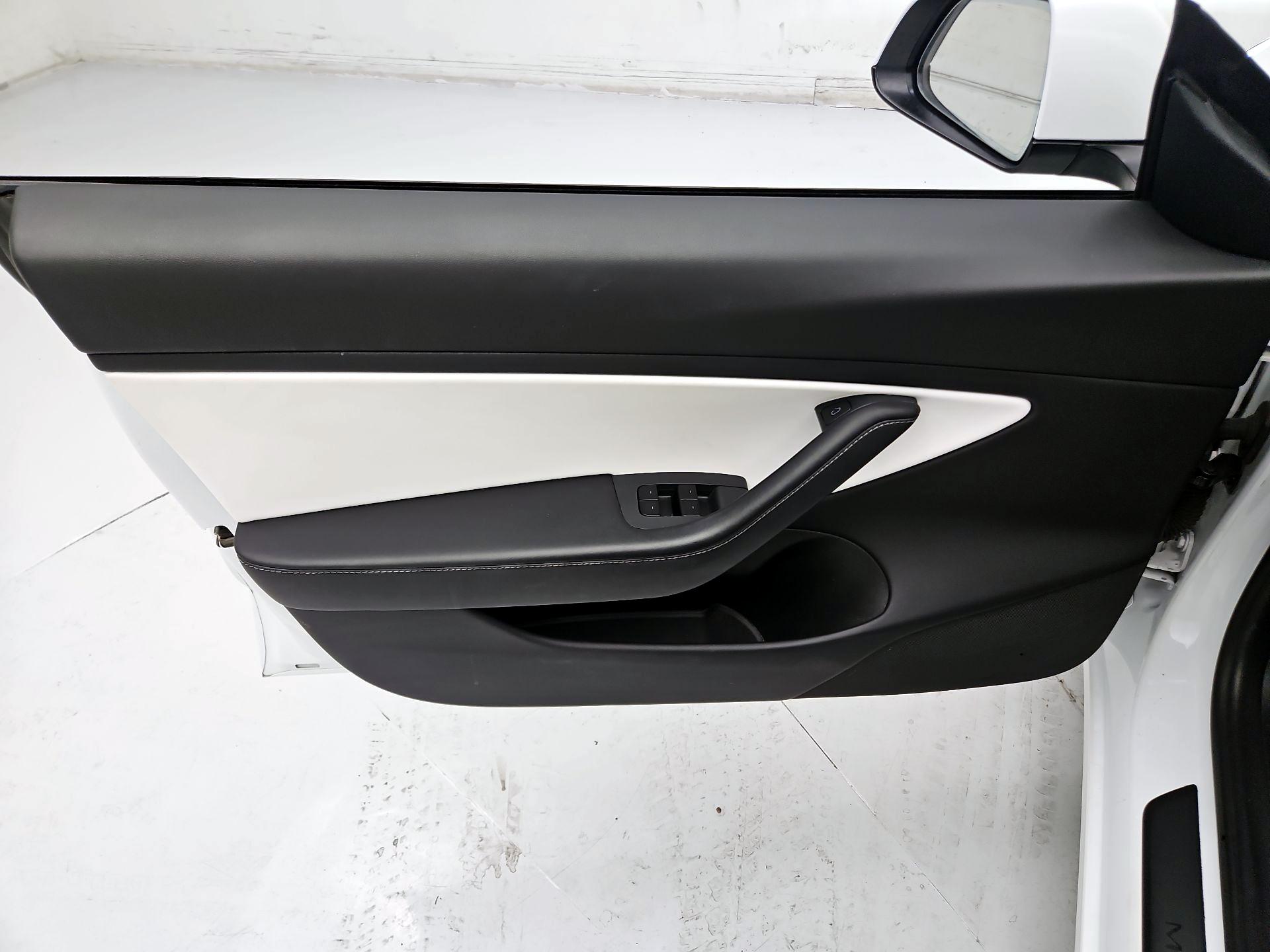 Thumbnail: 2021 Tesla Model 3 - 12