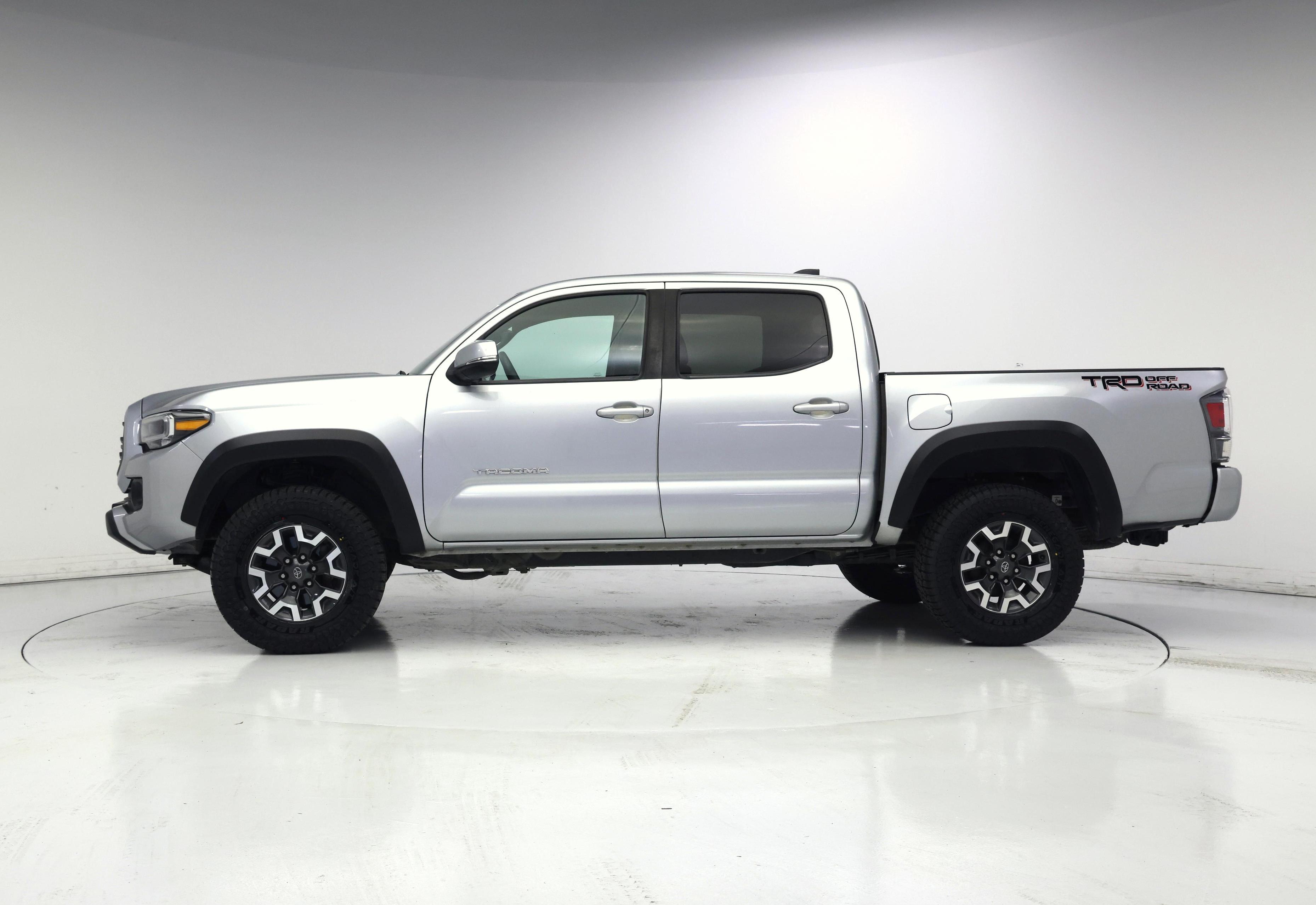 Thumbnail: 2022 Toyota Tacoma - 3