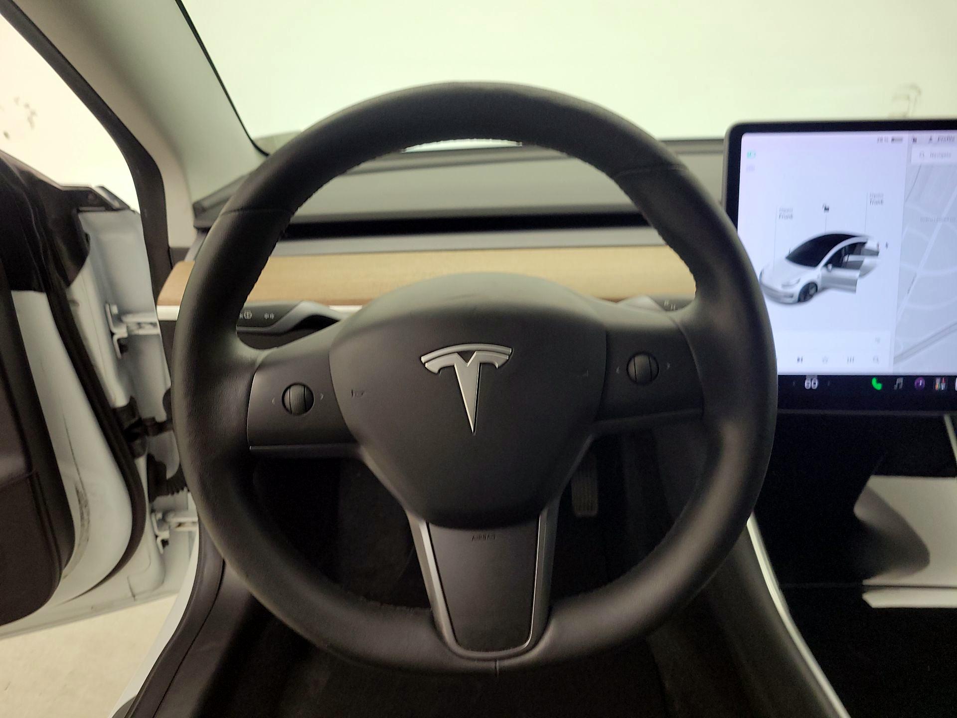 Thumbnail: 2020 Tesla Model 3 - 10