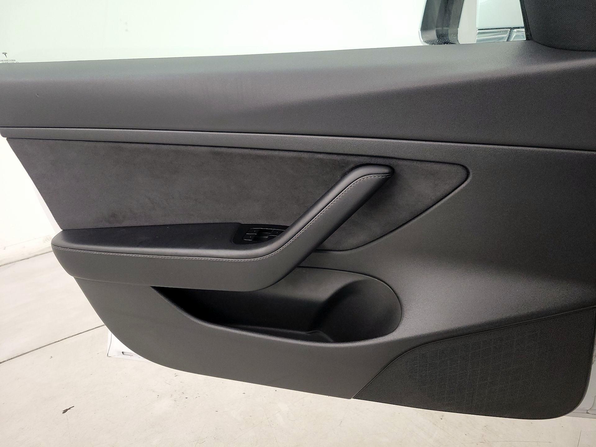 Thumbnail: 2020 Tesla Model 3 - 12
