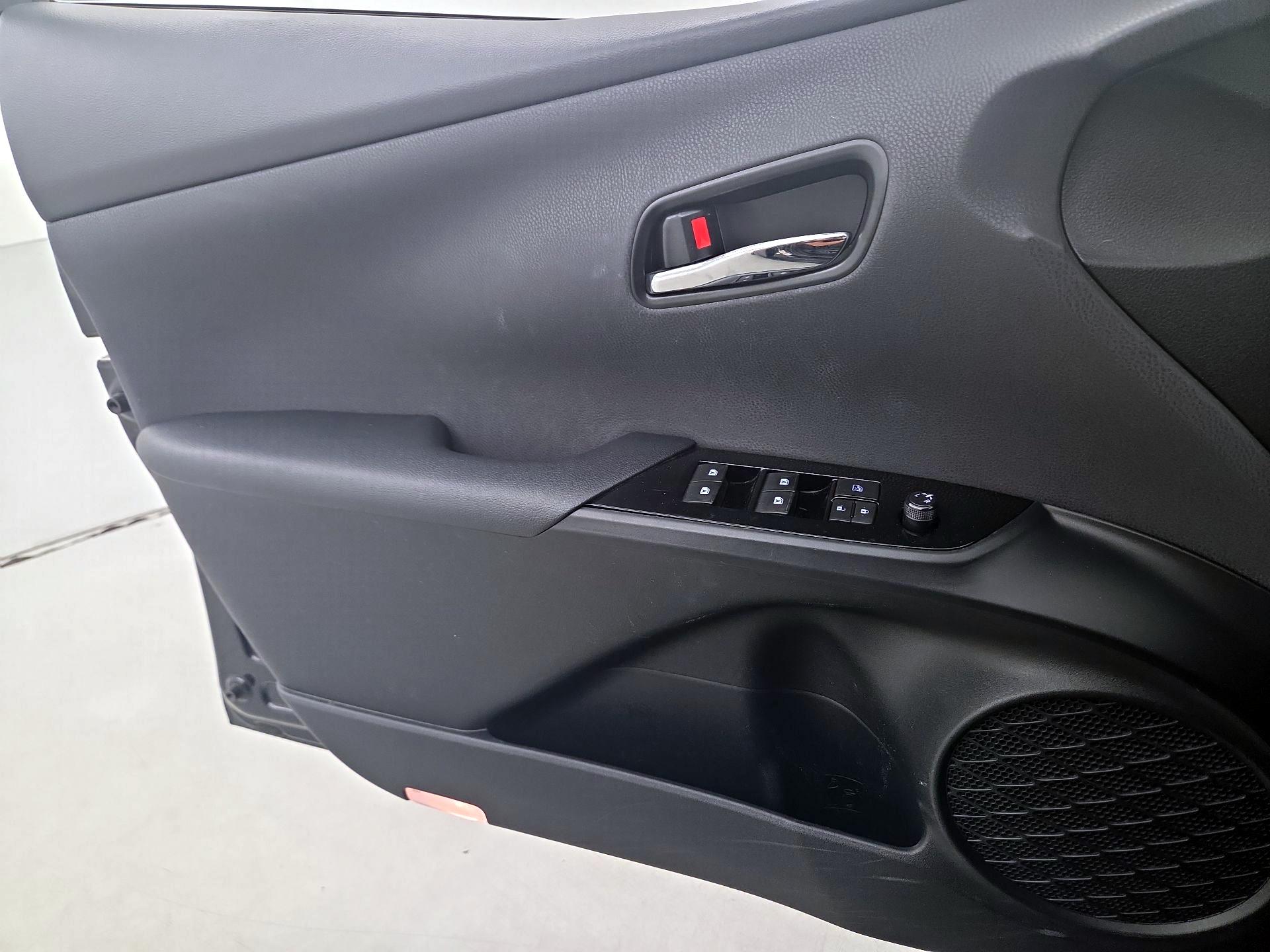 Thumbnail: 2016 Toyota Prius - 12