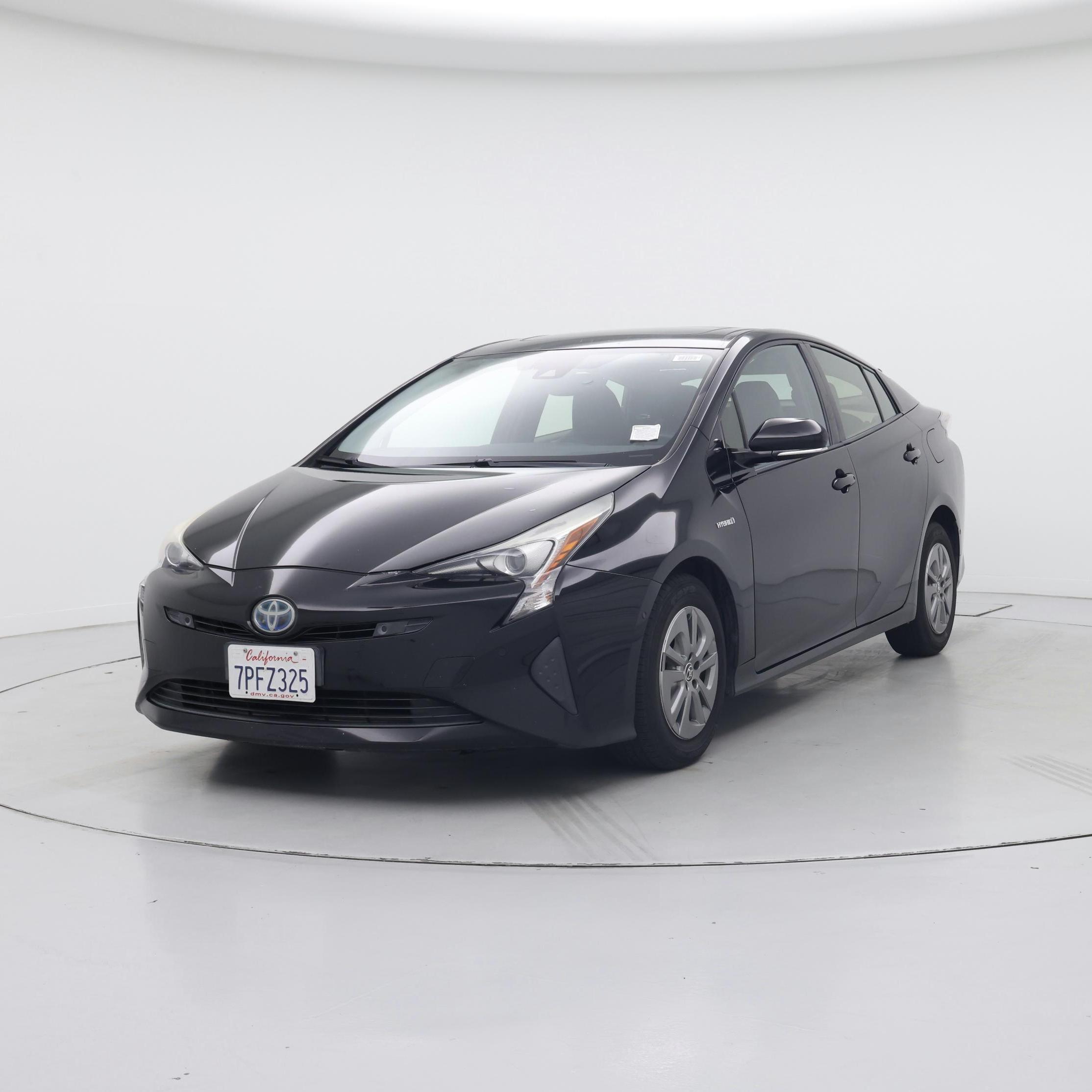 Thumbnail: 2016 Toyota Prius - 4