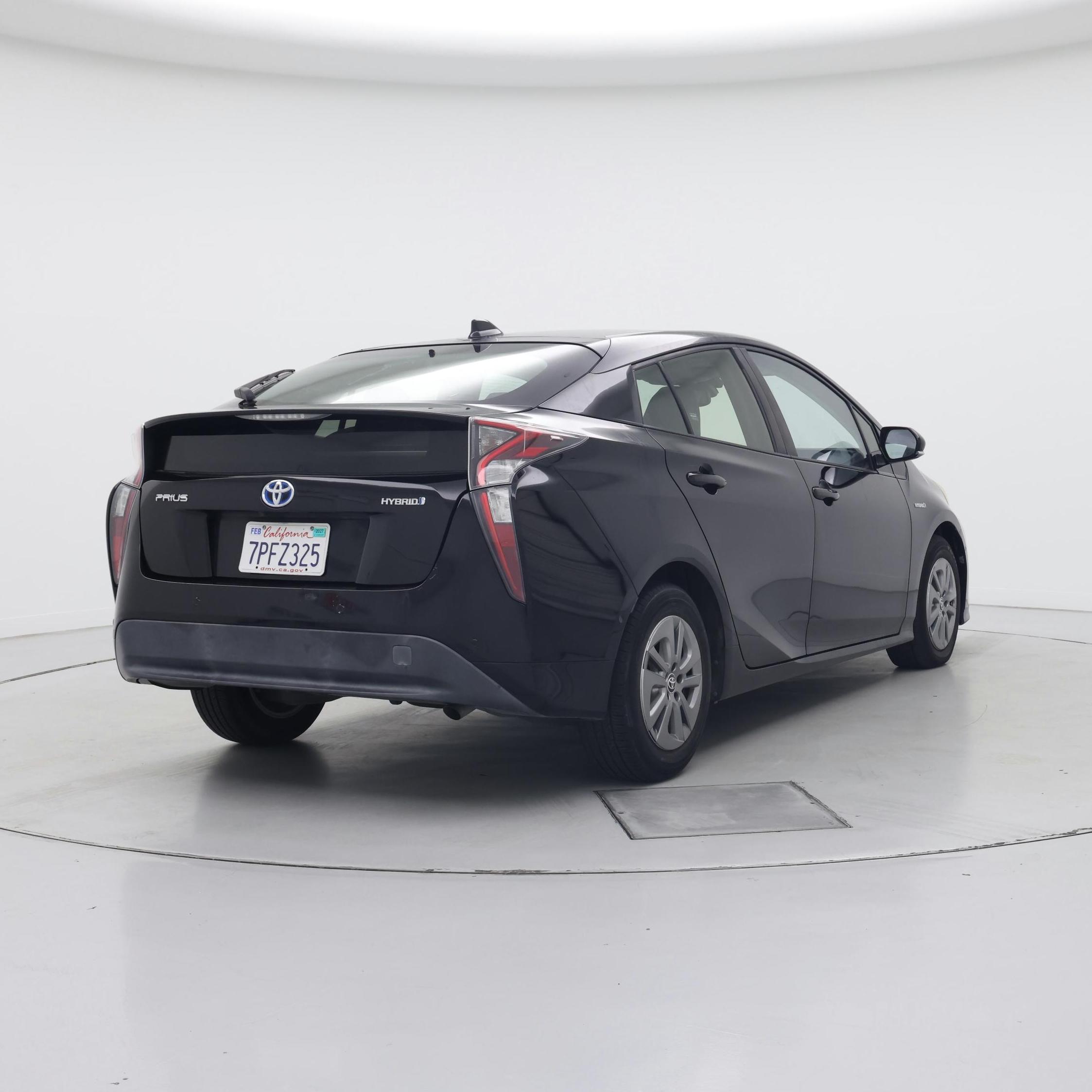 Thumbnail: 2016 Toyota Prius - 8