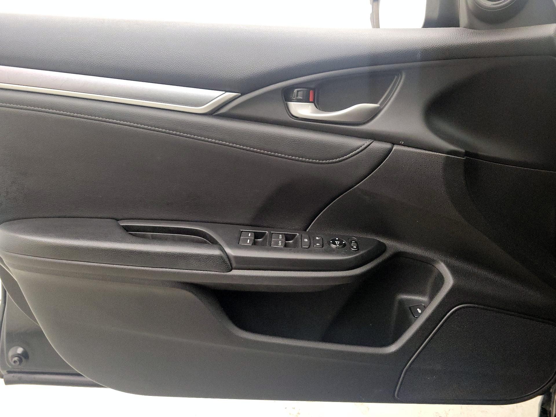 Thumbnail: 2016 Honda Civic - 12