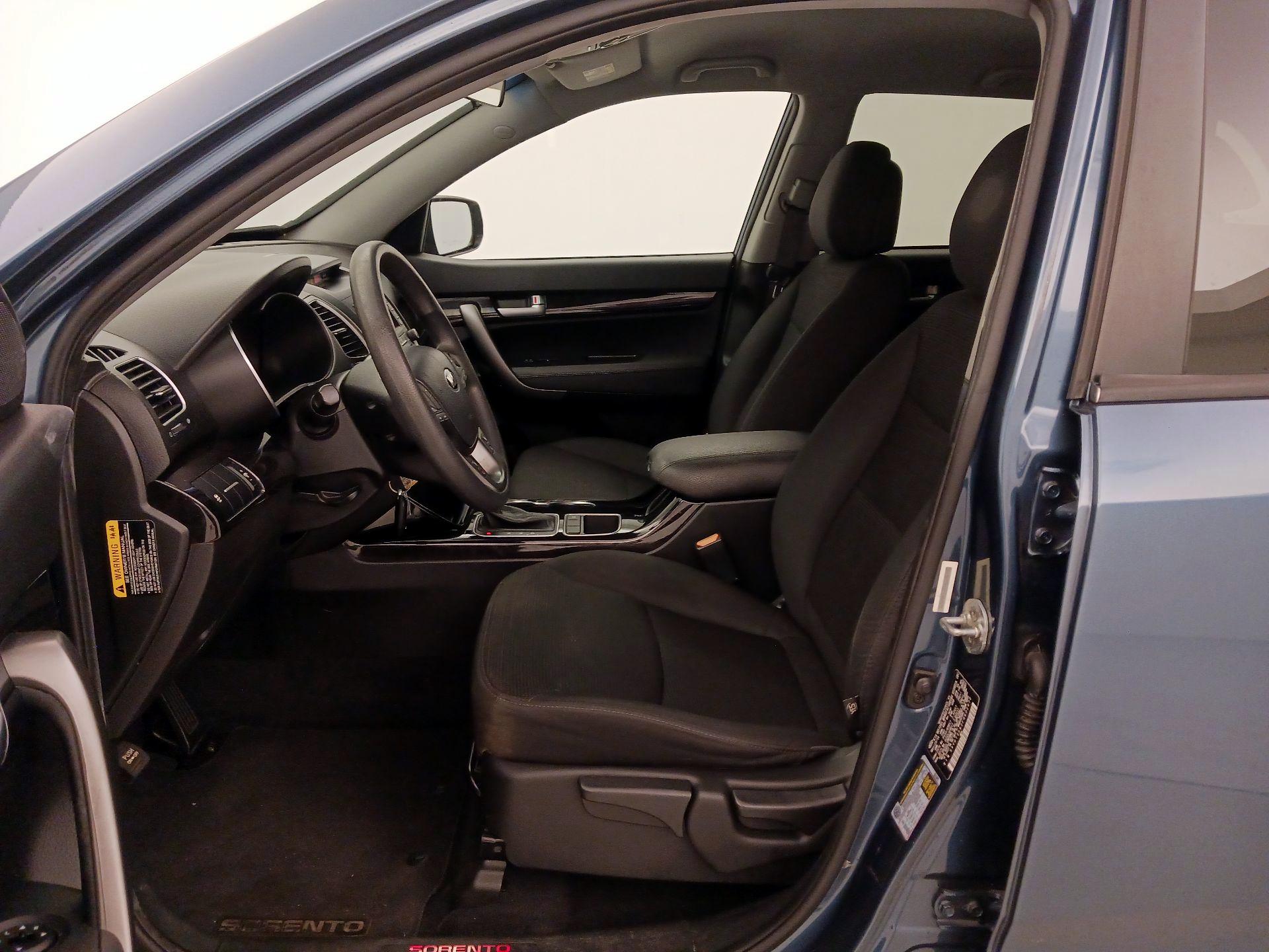 Thumbnail: 2015 Kia Sorento - 11