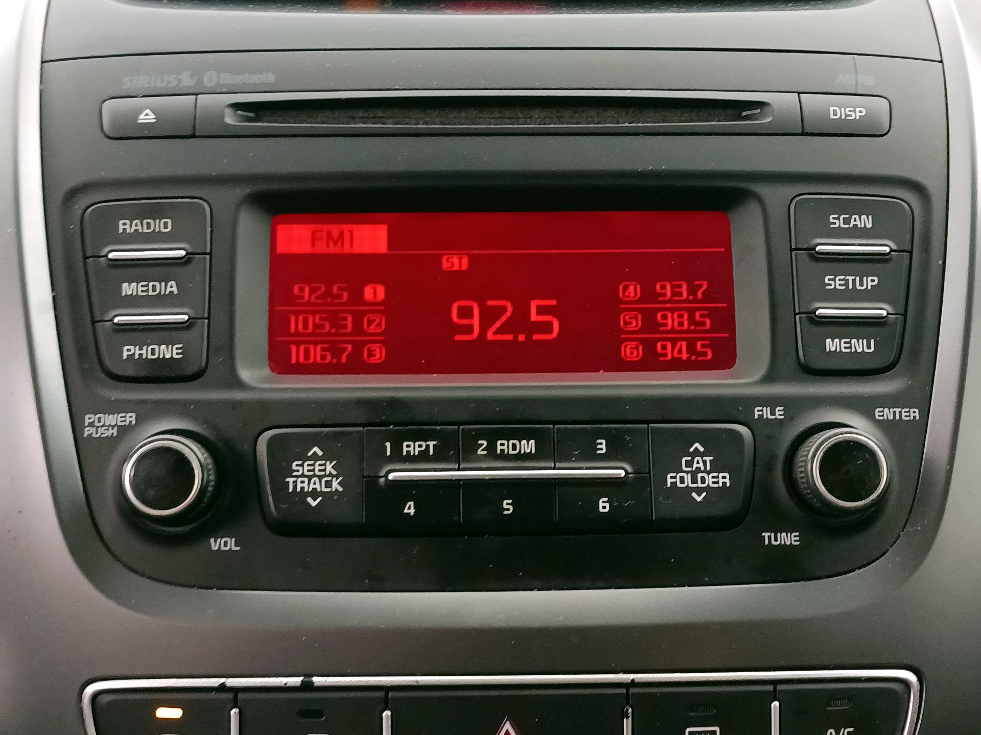 Thumbnail: 2015 Kia Sorento - 14