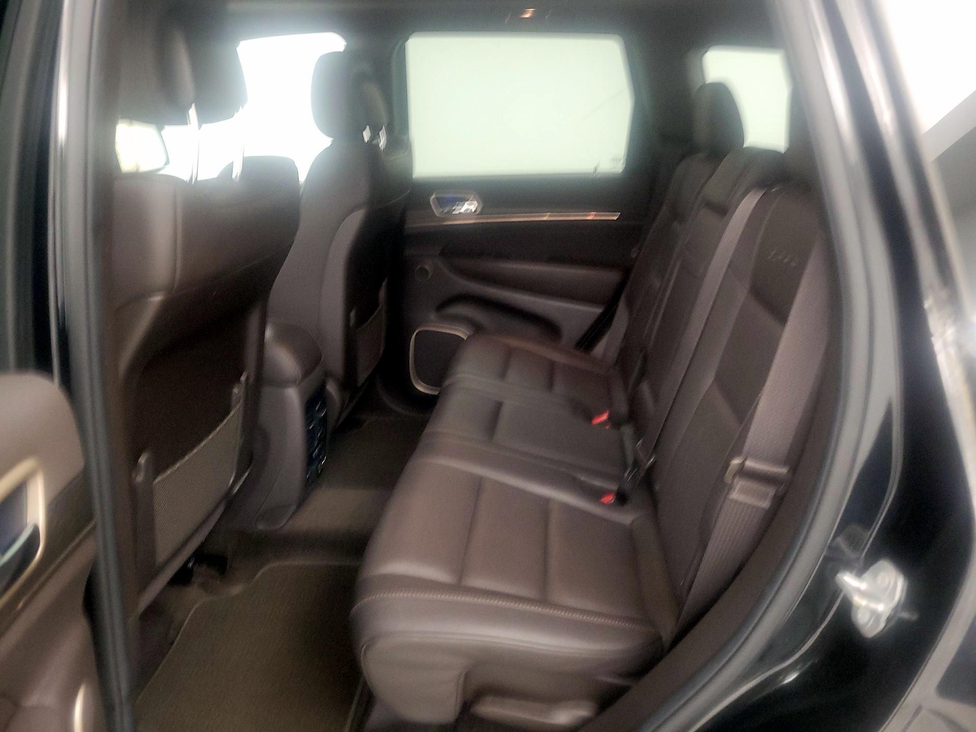 Thumbnail: 2015 Jeep Grand Cherokee - 20