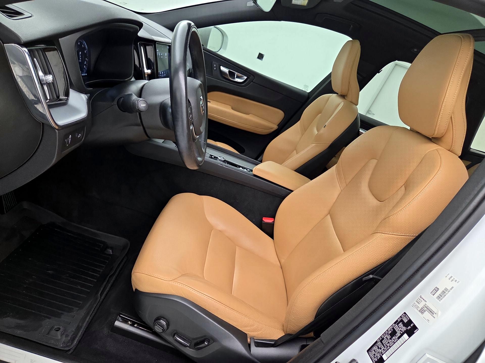Thumbnail: 2020 Volvo XC60 - 11