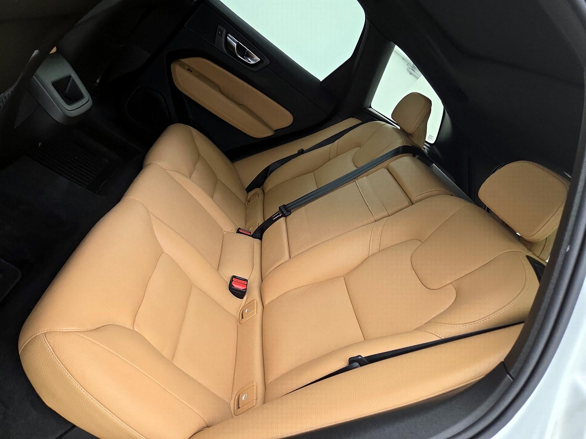 Thumbnail: 2020 Volvo XC60 - 20