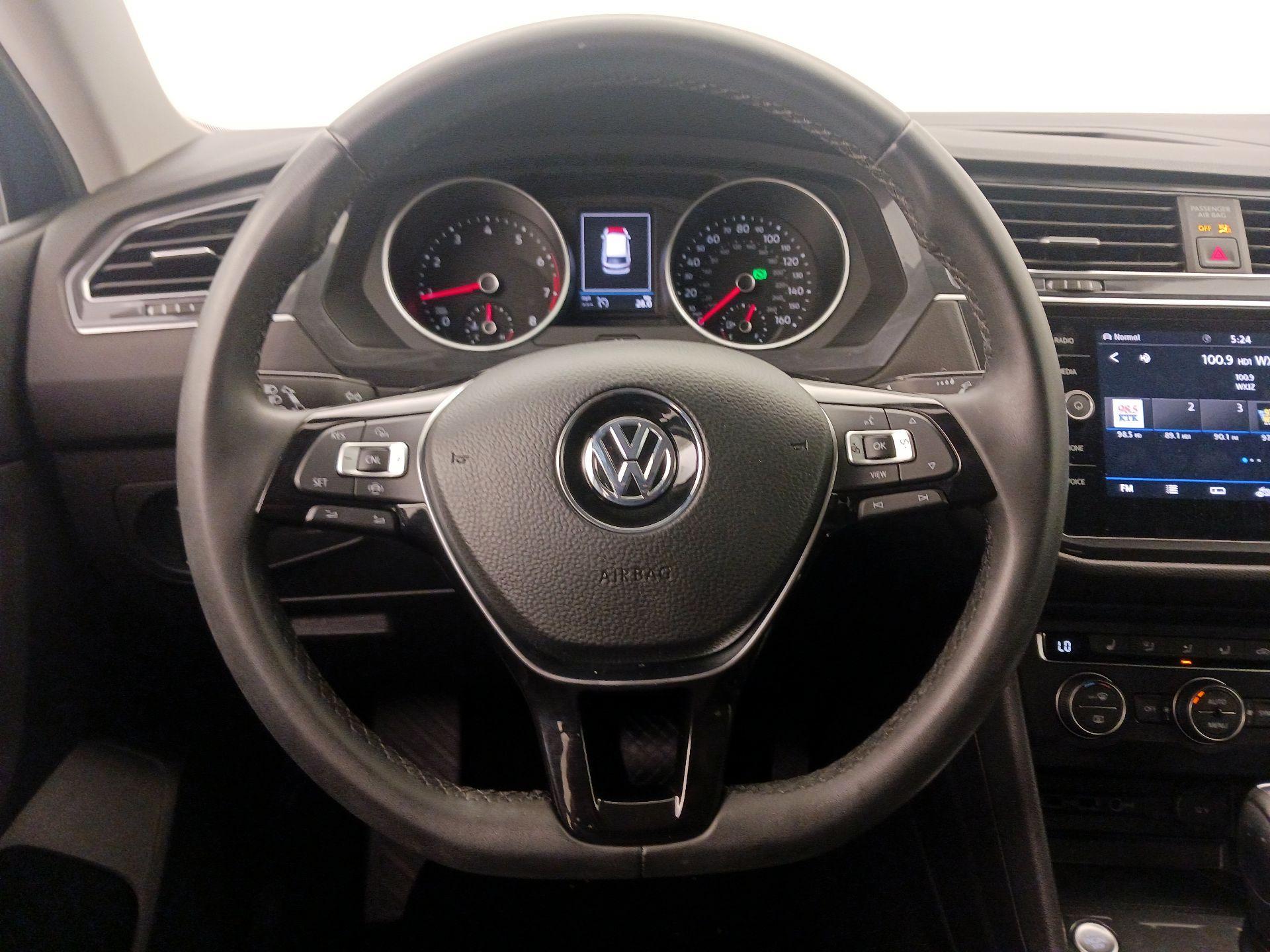 Thumbnail: 2020 Volkswagen Tiguan - 10