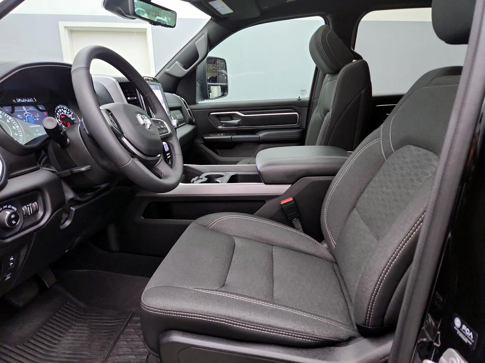 Thumbnail: 2025 RAM 1500 - 11