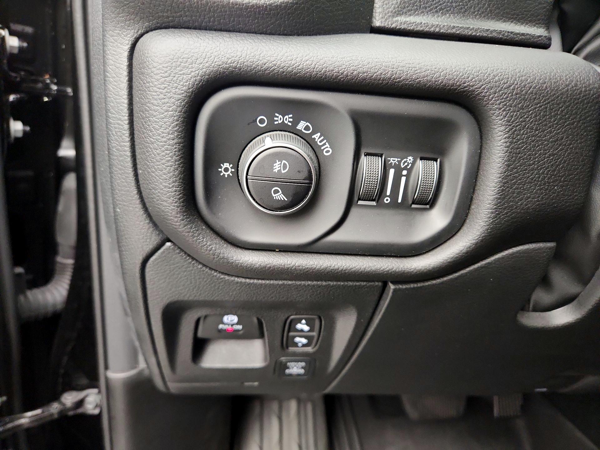 Thumbnail: 2025 RAM 1500 - 13