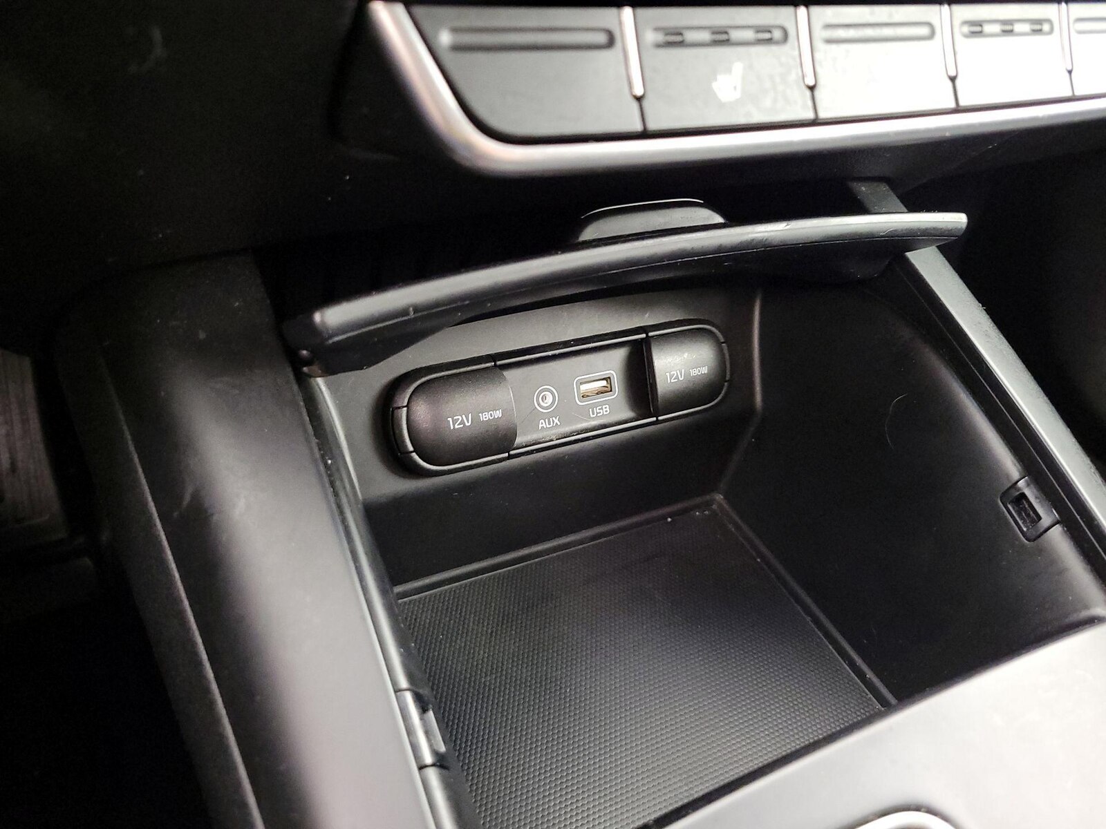 2018 Kia Sorento LX - Photo 19