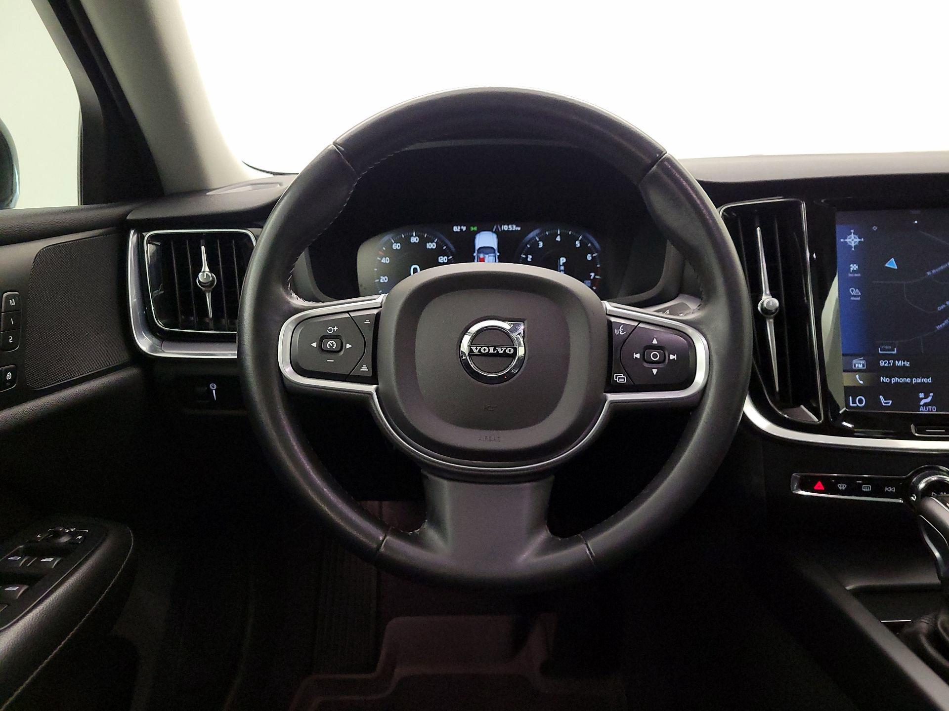 Thumbnail: 2020 Volvo S60 - 10