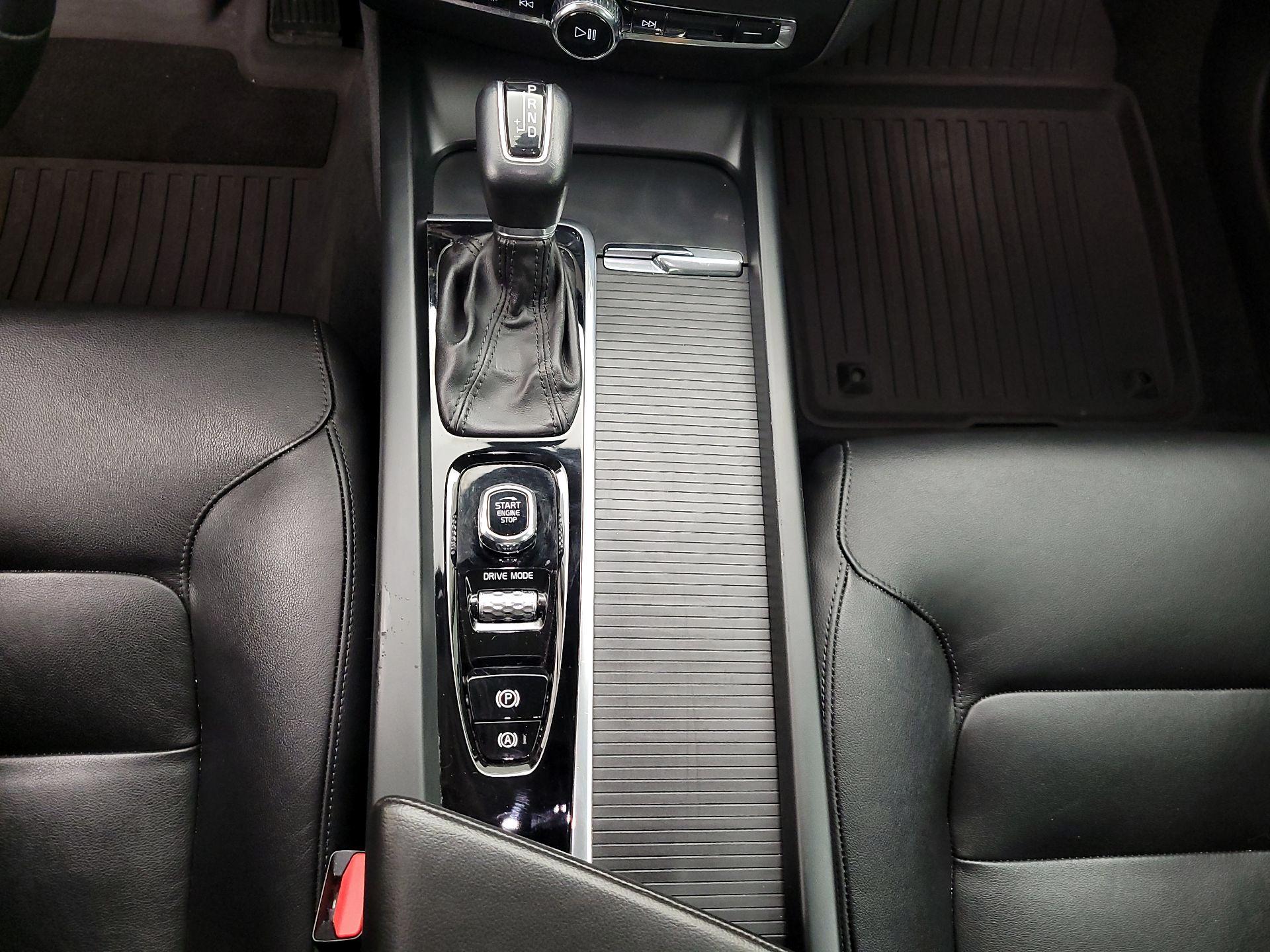 Thumbnail: 2020 Volvo S60 - 18