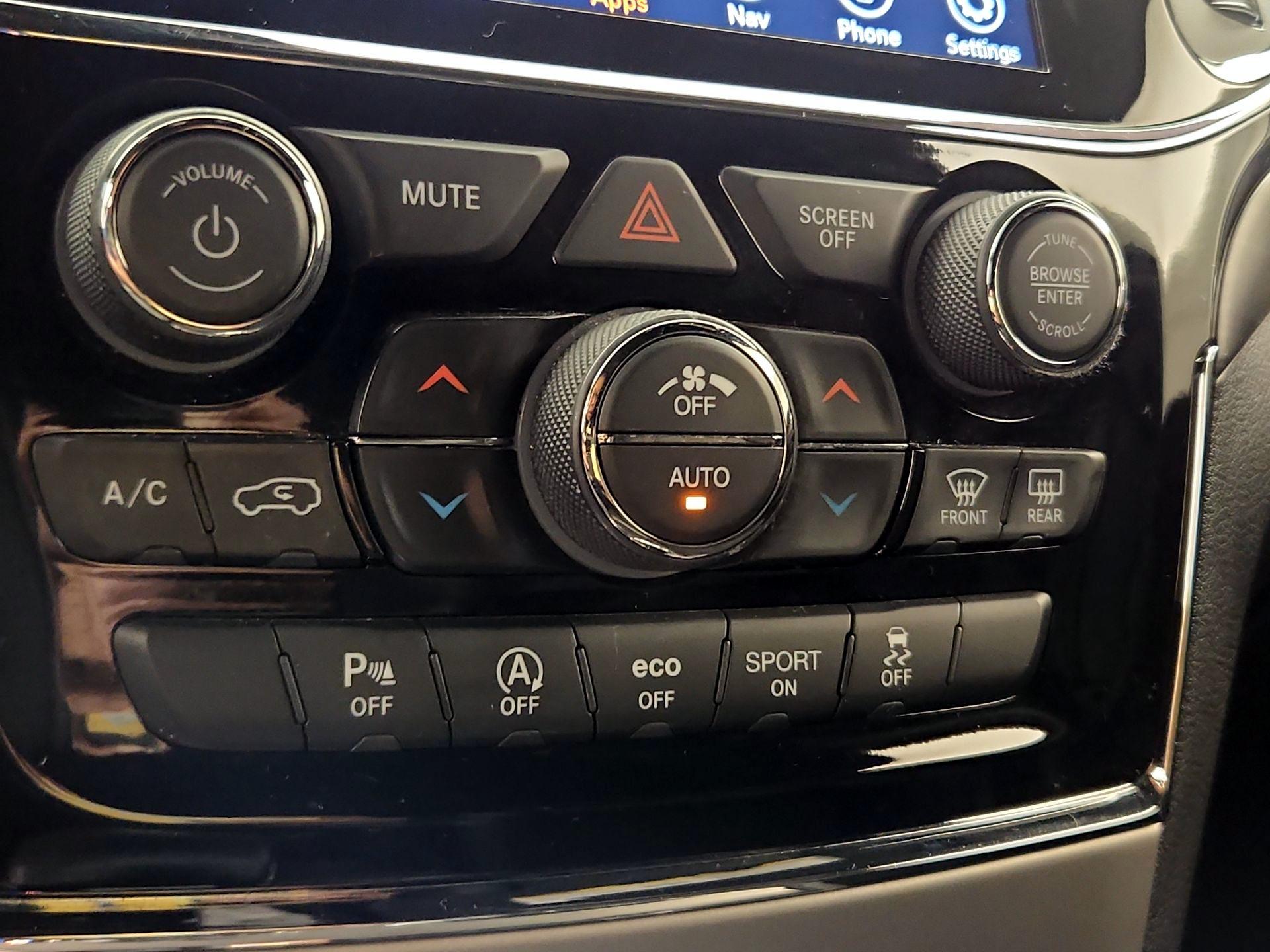 Thumbnail: 2021 Jeep Grand Cherokee - 17