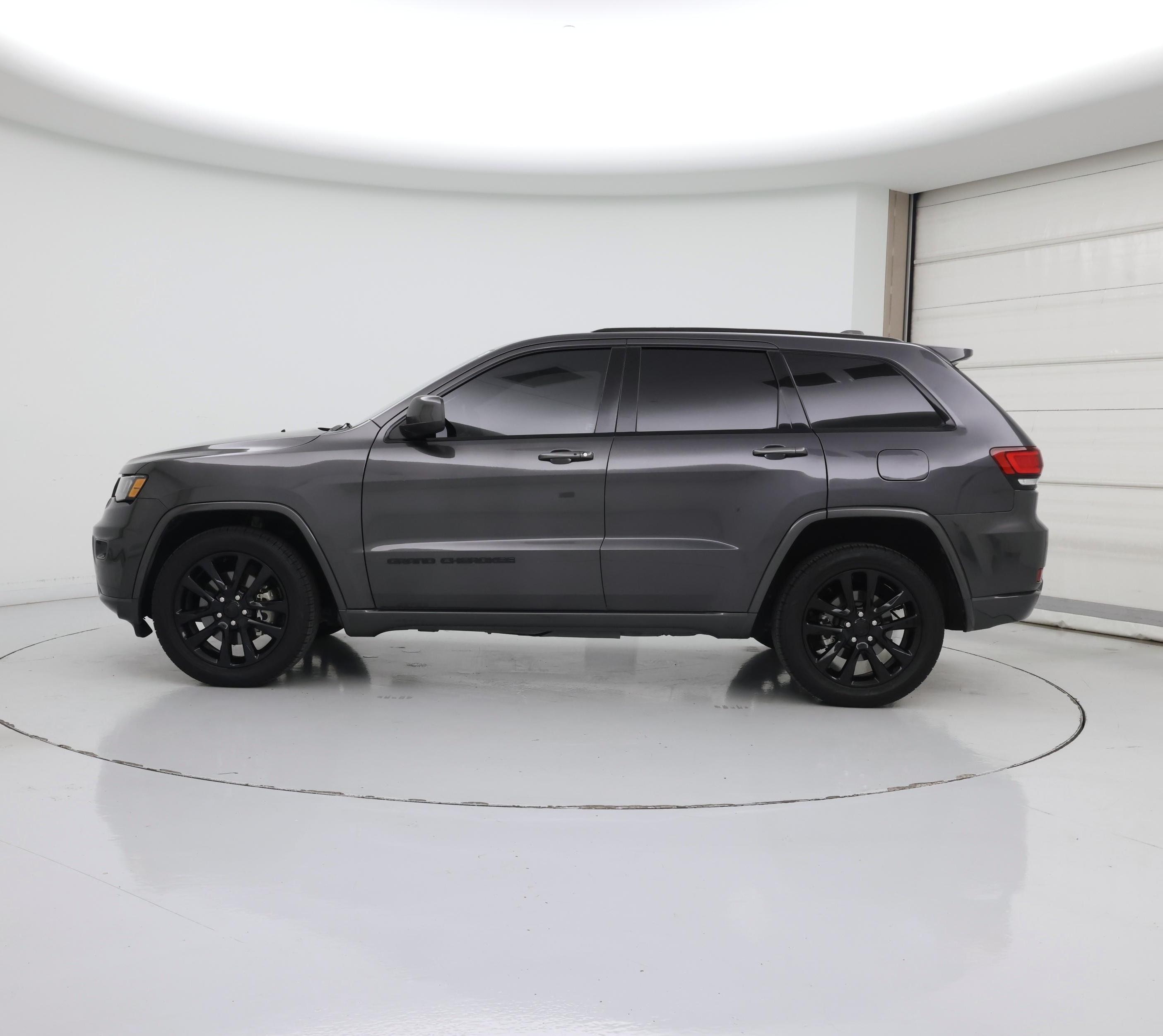 Thumbnail: 2021 Jeep Grand Cherokee - 3