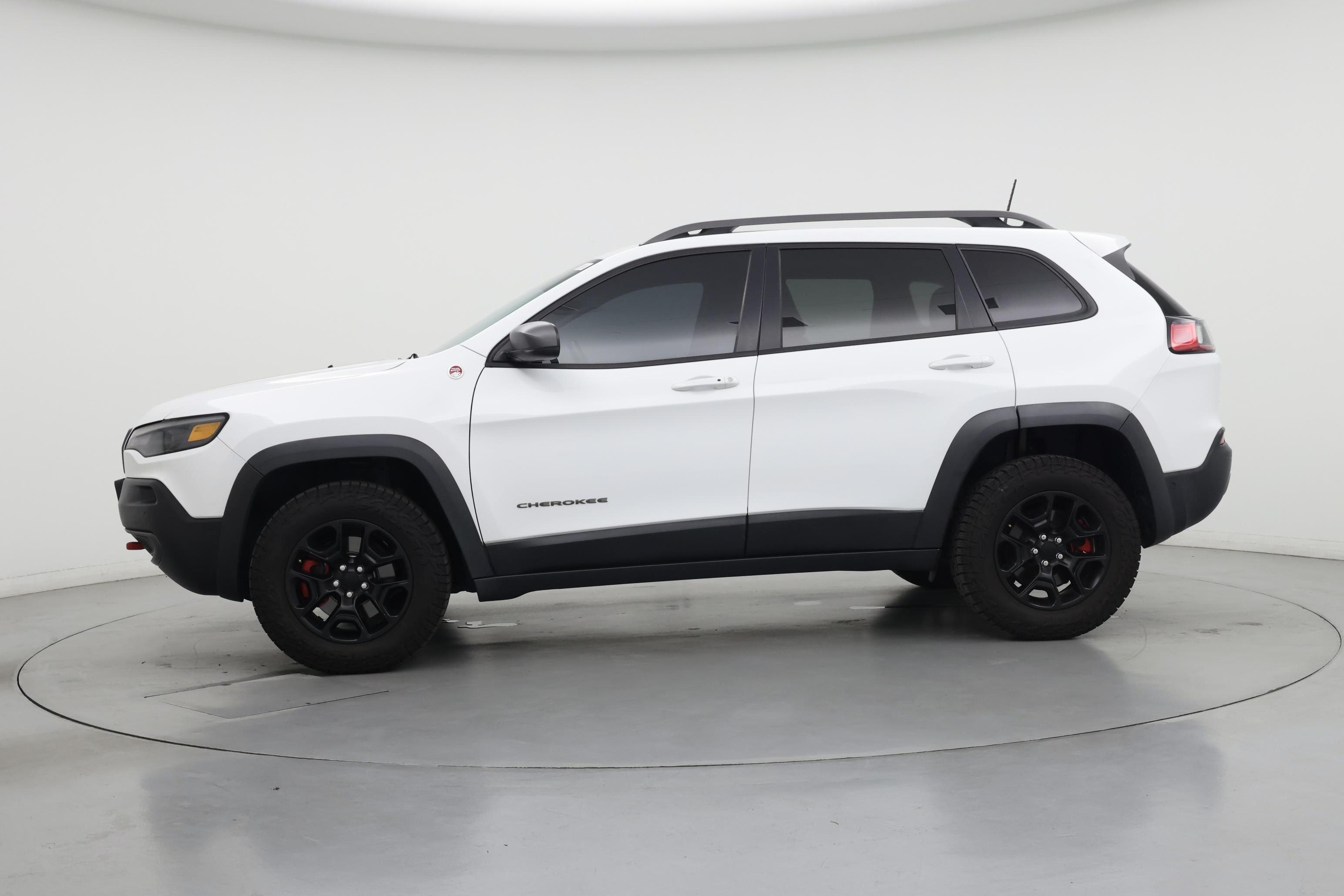 Thumbnail: 2021 Jeep Cherokee - 3