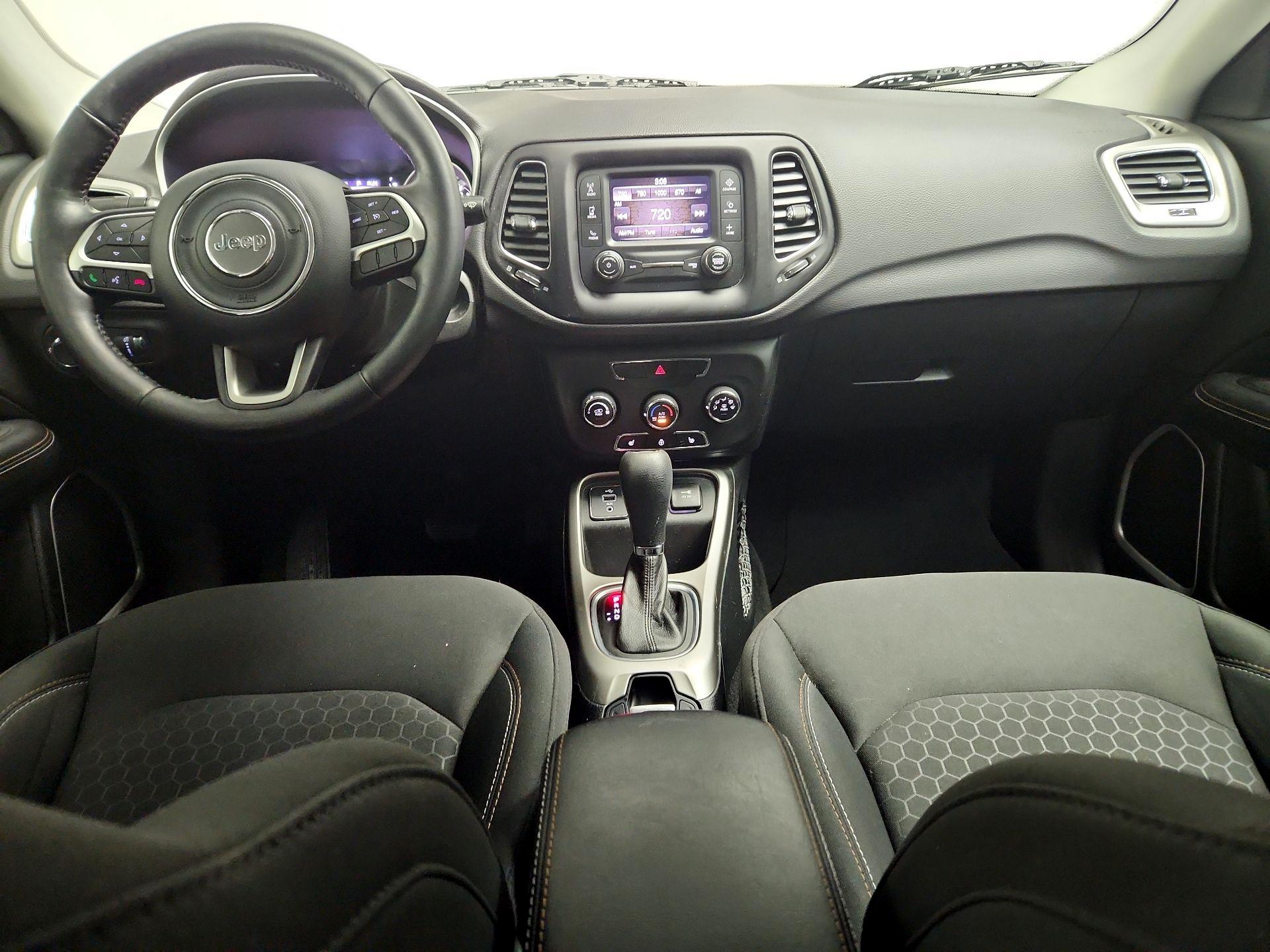 Thumbnail: 2018 Jeep Compass - 9