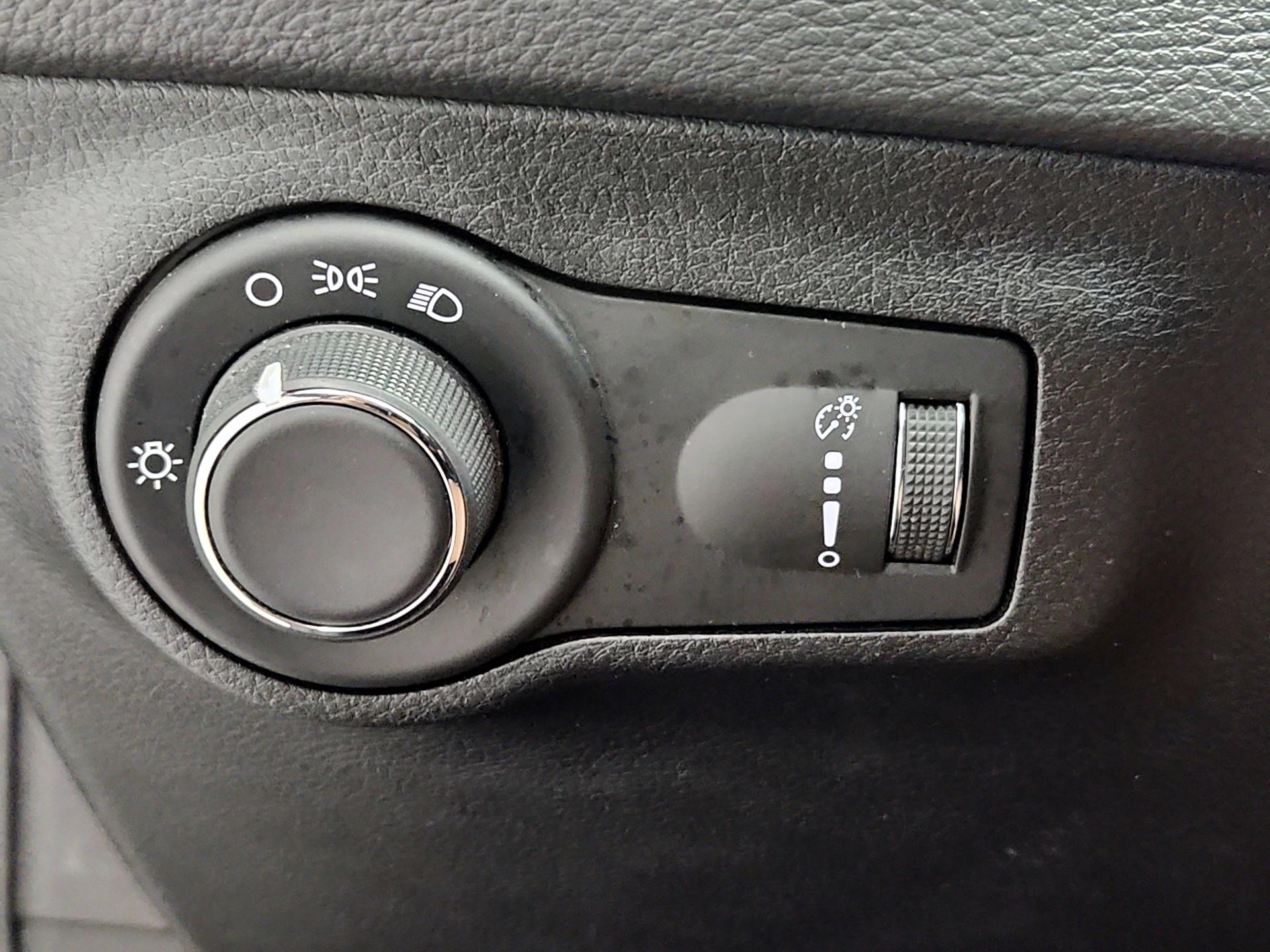 Thumbnail: 2018 Jeep Compass - 13