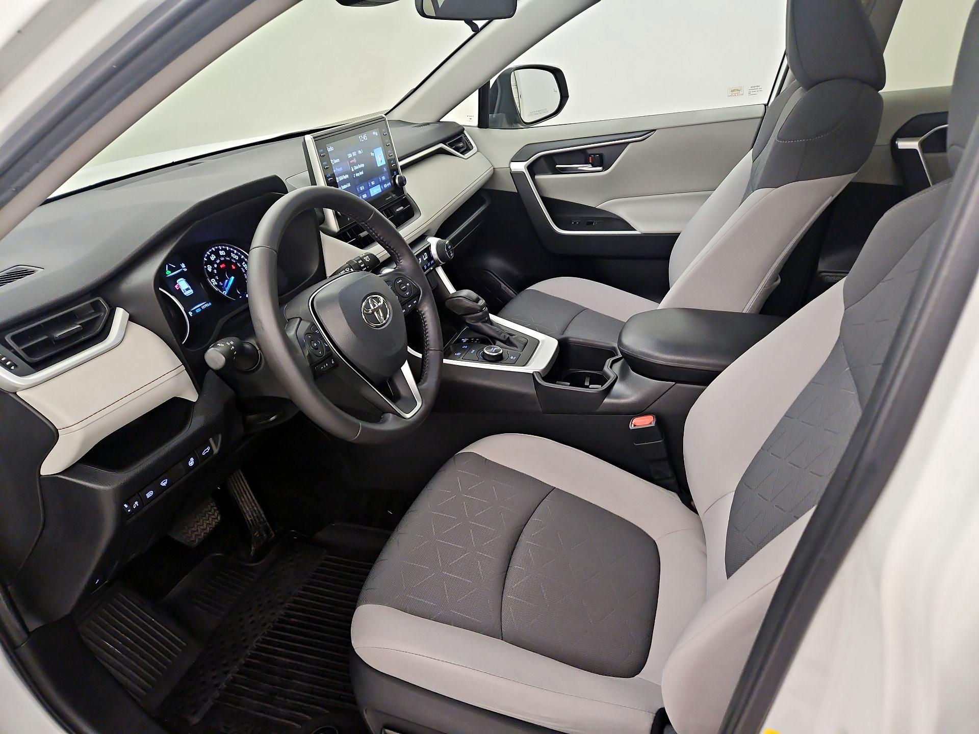 Thumbnail: 2022 Toyota RAV4 - 11