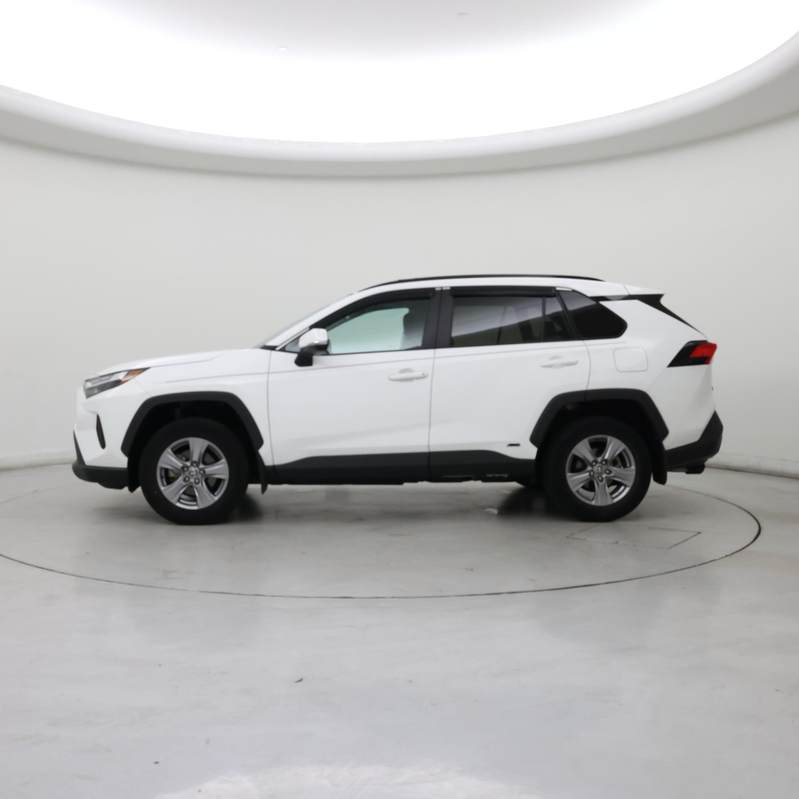 Thumbnail: 2022 Toyota RAV4 - 3
