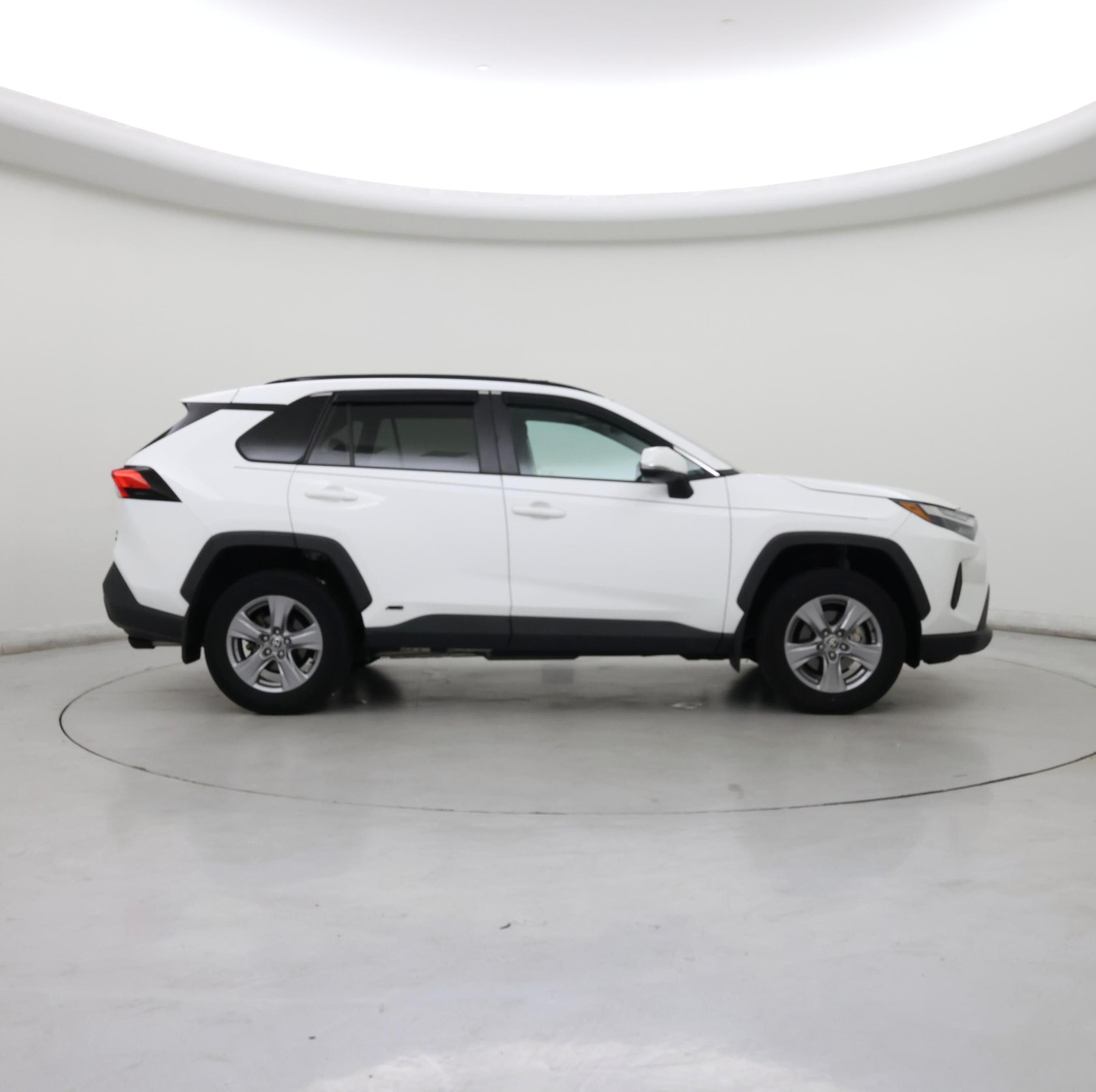 Thumbnail: 2022 Toyota RAV4 - 7
