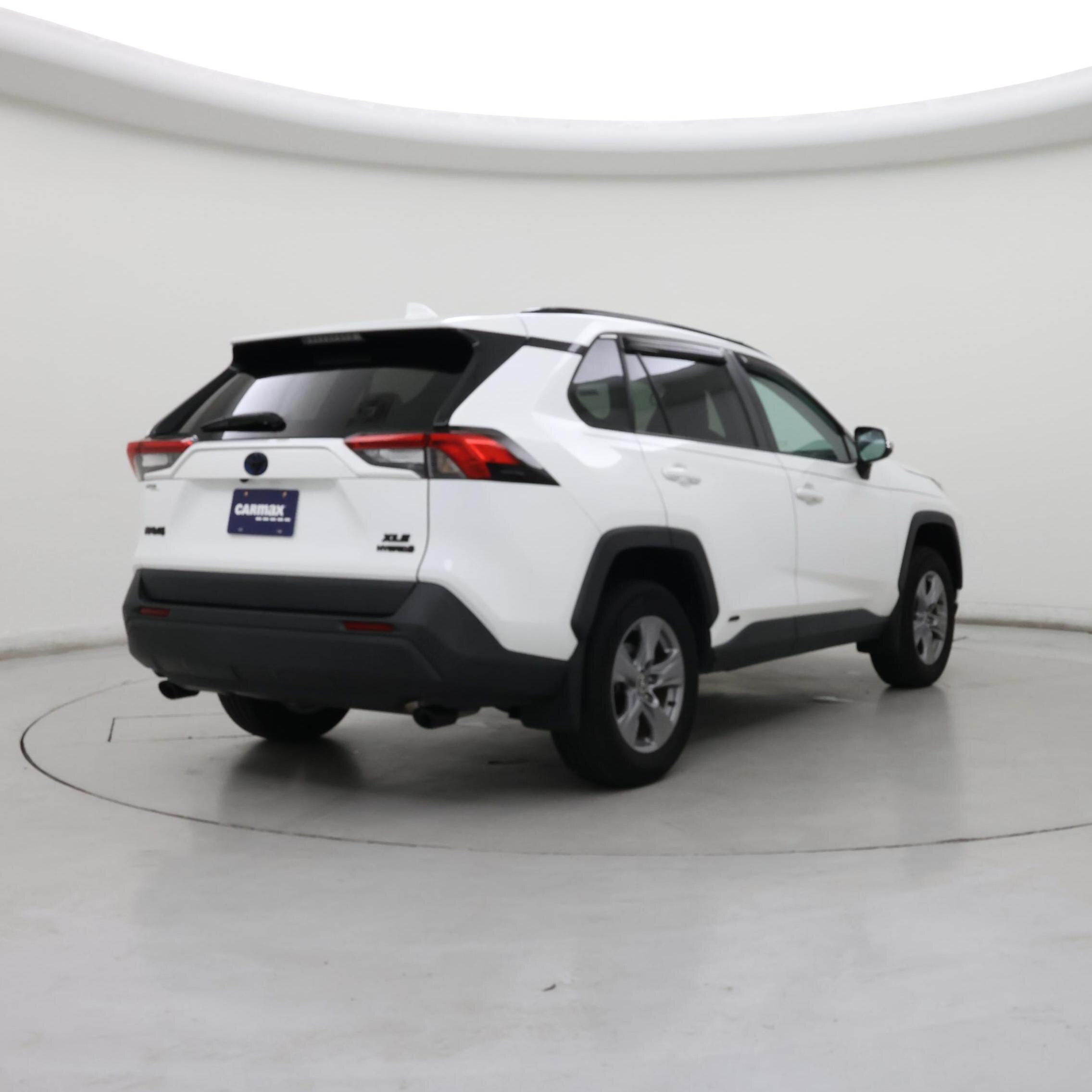 Thumbnail: 2022 Toyota RAV4 - 8