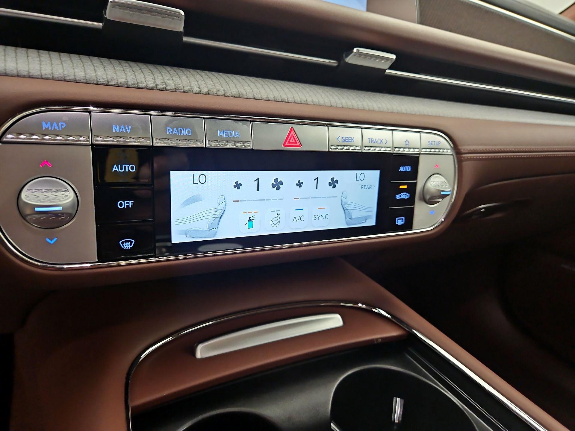 Thumbnail: 2024 Genesis G90 - 17
