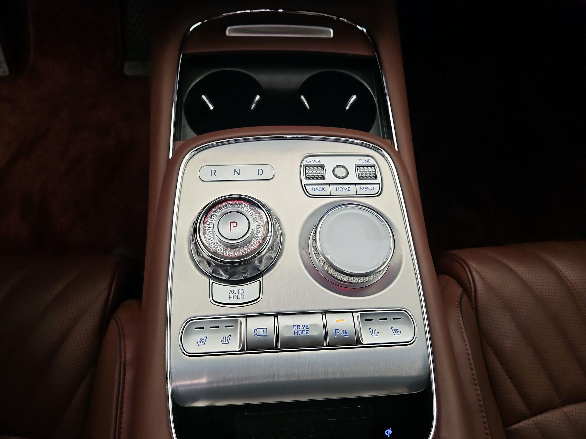Thumbnail: 2024 Genesis G90 - 18