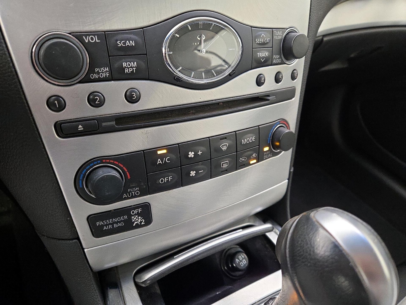 2015 Infiniti Q60, photo 18