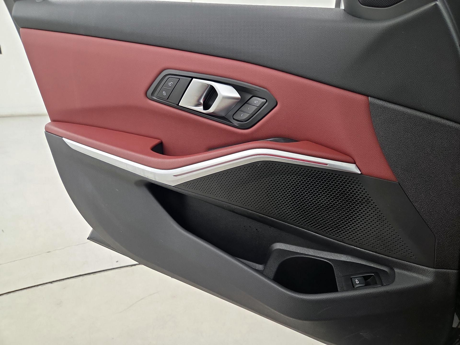 Thumbnail: 2024 BMW 3 Series - 12