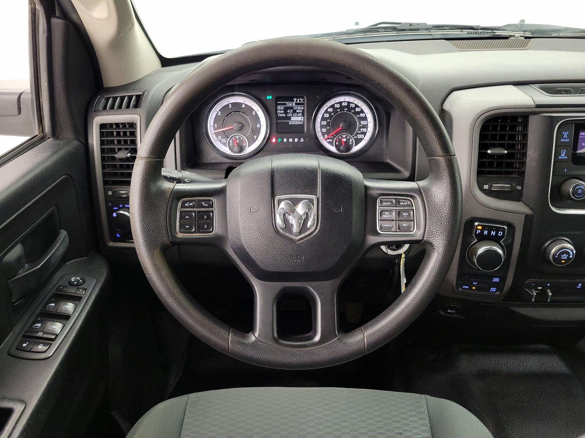 Thumbnail: 2019 RAM 1500 Classic - 10