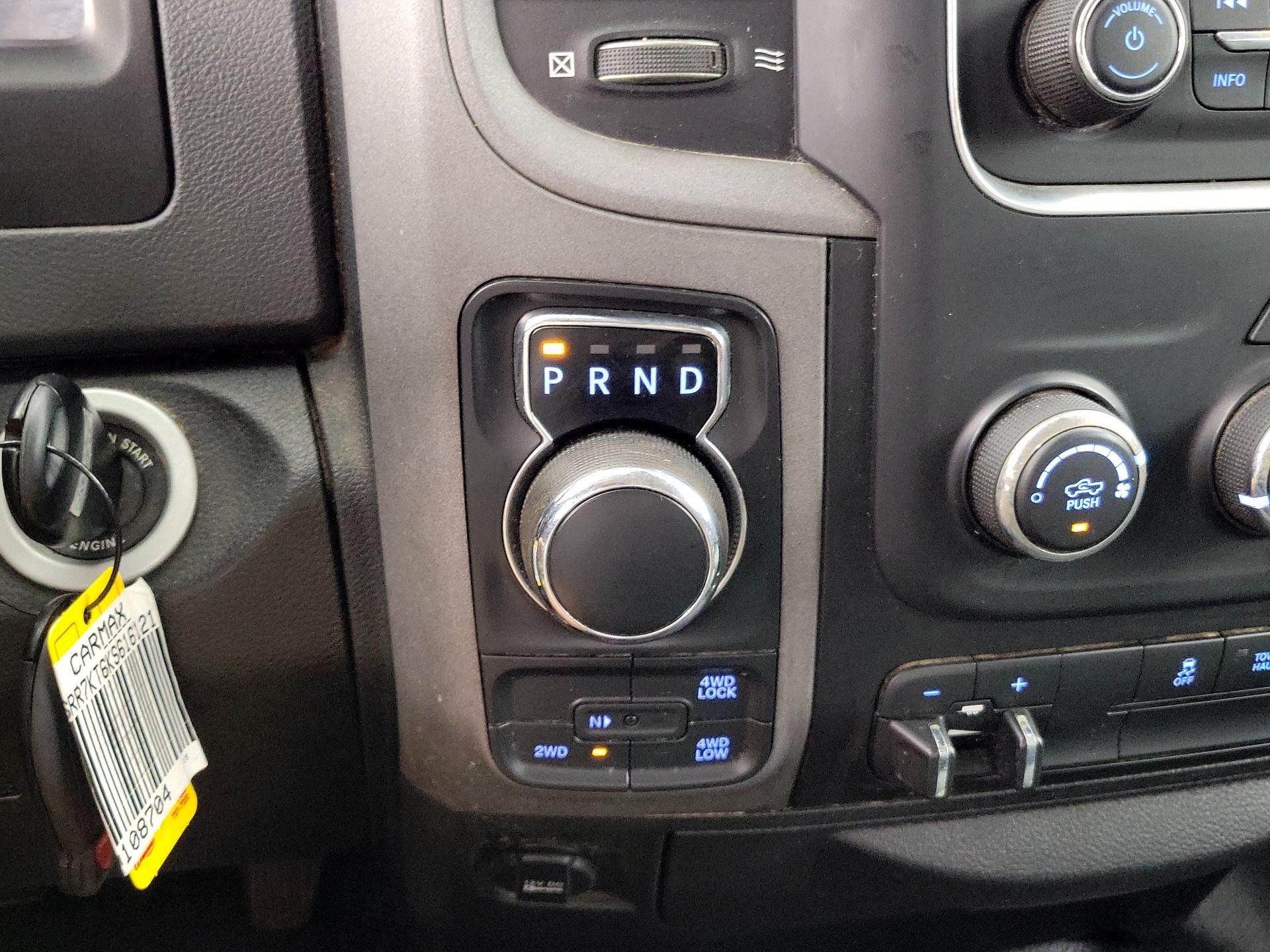 Thumbnail: 2019 RAM 1500 Classic - 17