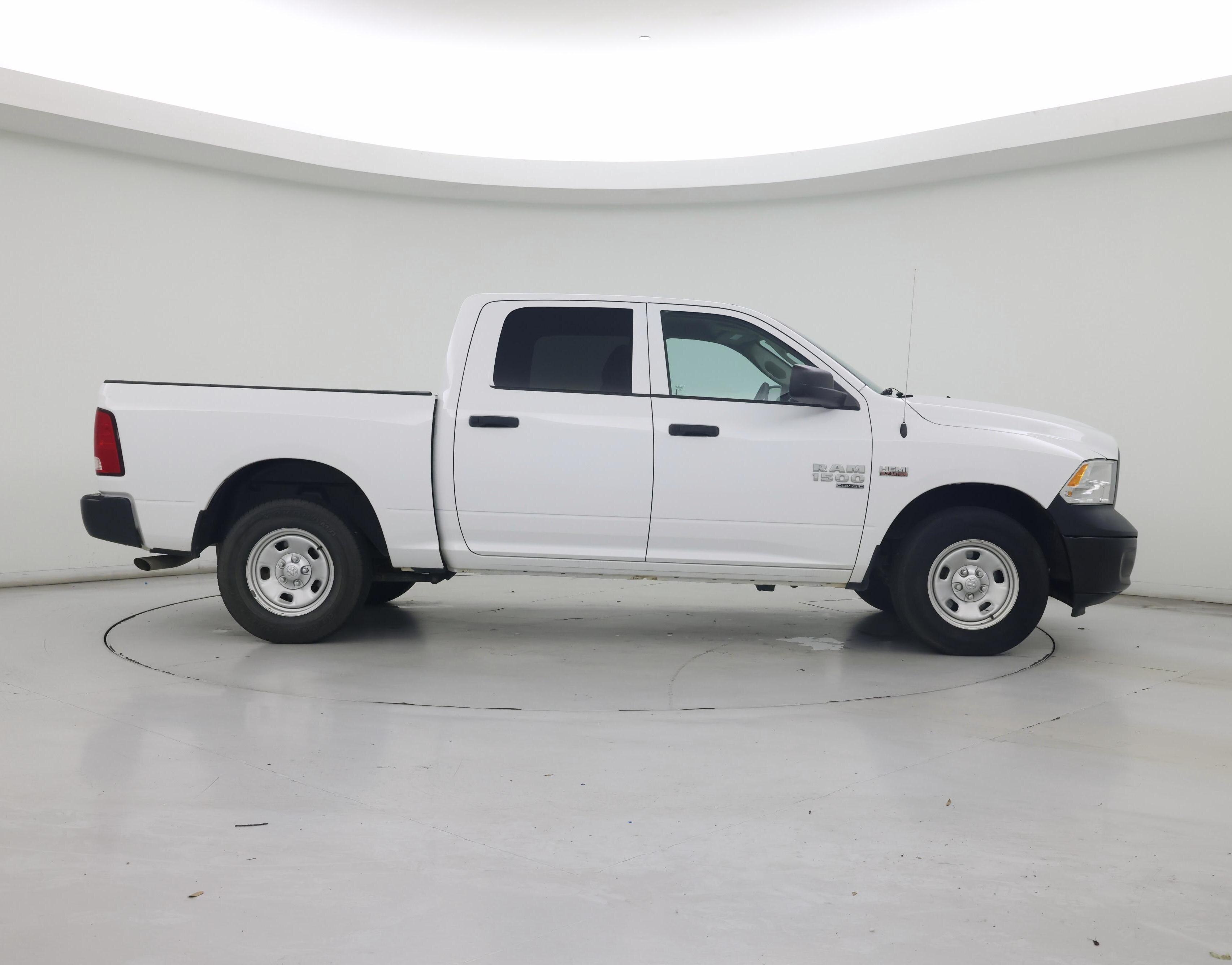 Thumbnail: 2019 RAM 1500 Classic - 7