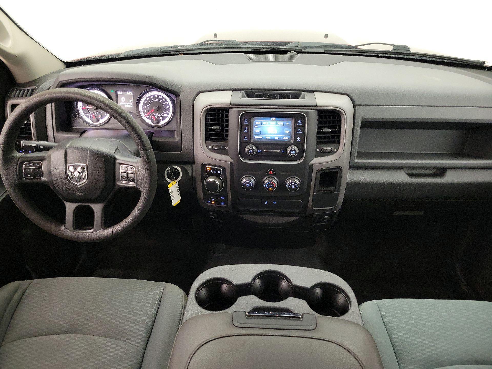 Thumbnail: 2019 RAM 1500 Classic - 9
