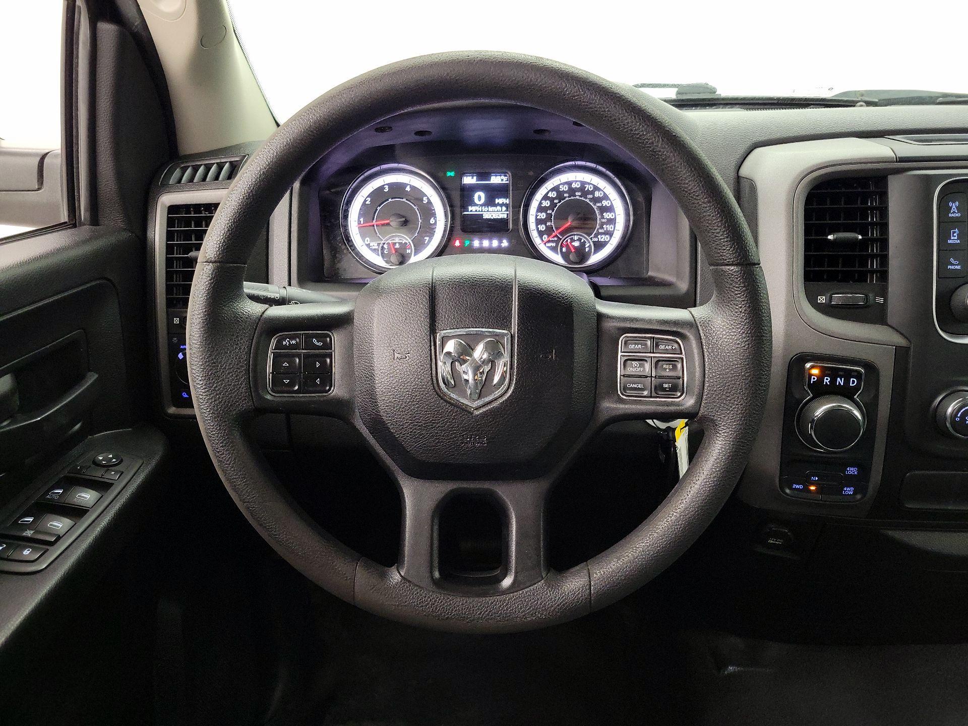 Thumbnail: 2019 RAM 1500 Classic - 10