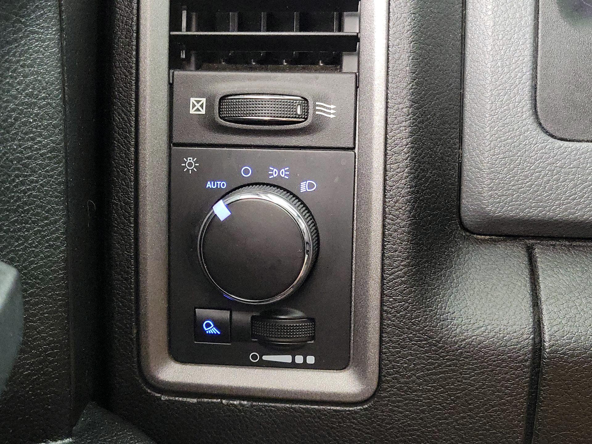 Thumbnail: 2019 RAM 1500 Classic - 13