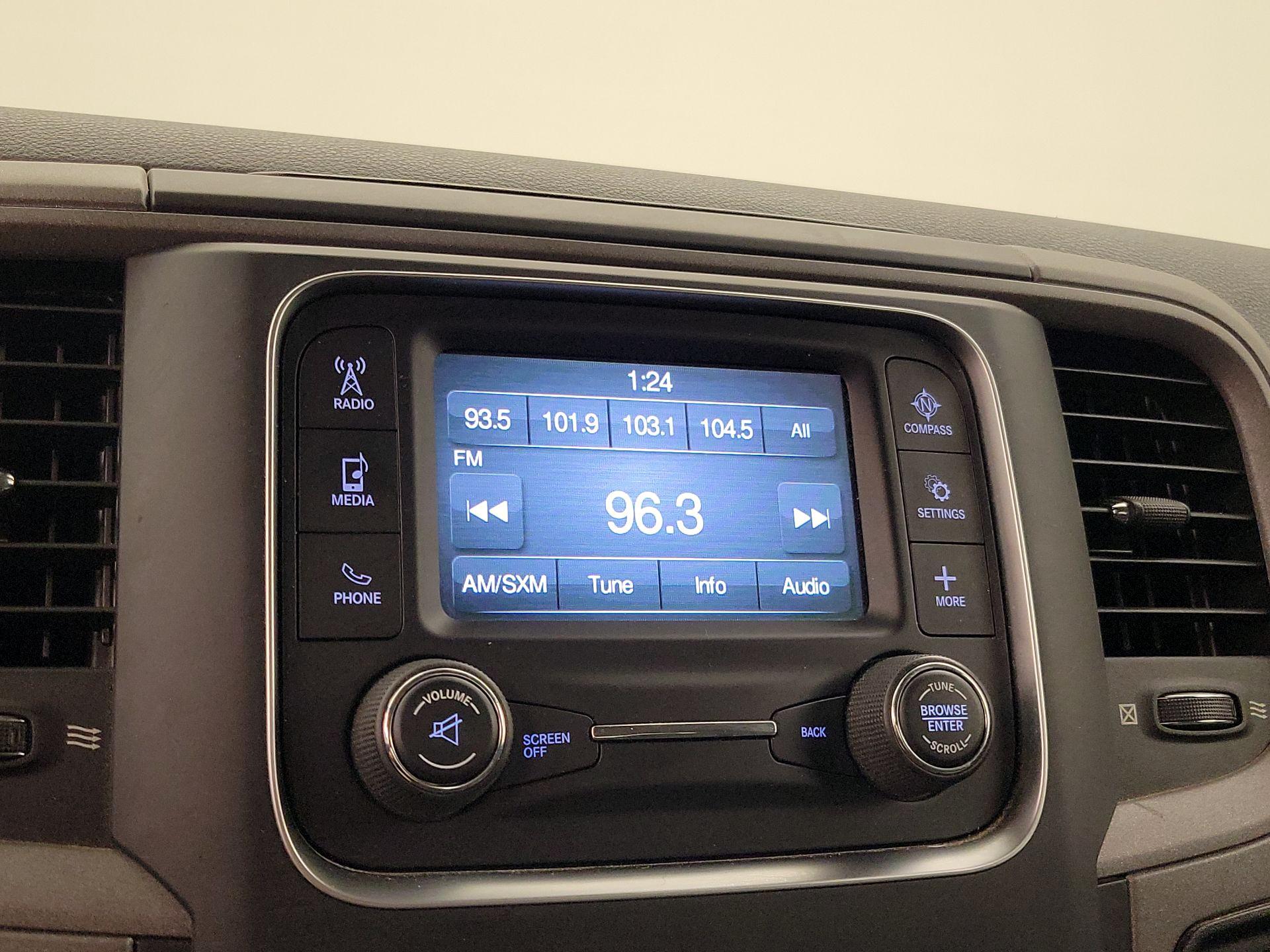 Thumbnail: 2019 RAM 1500 Classic - 15