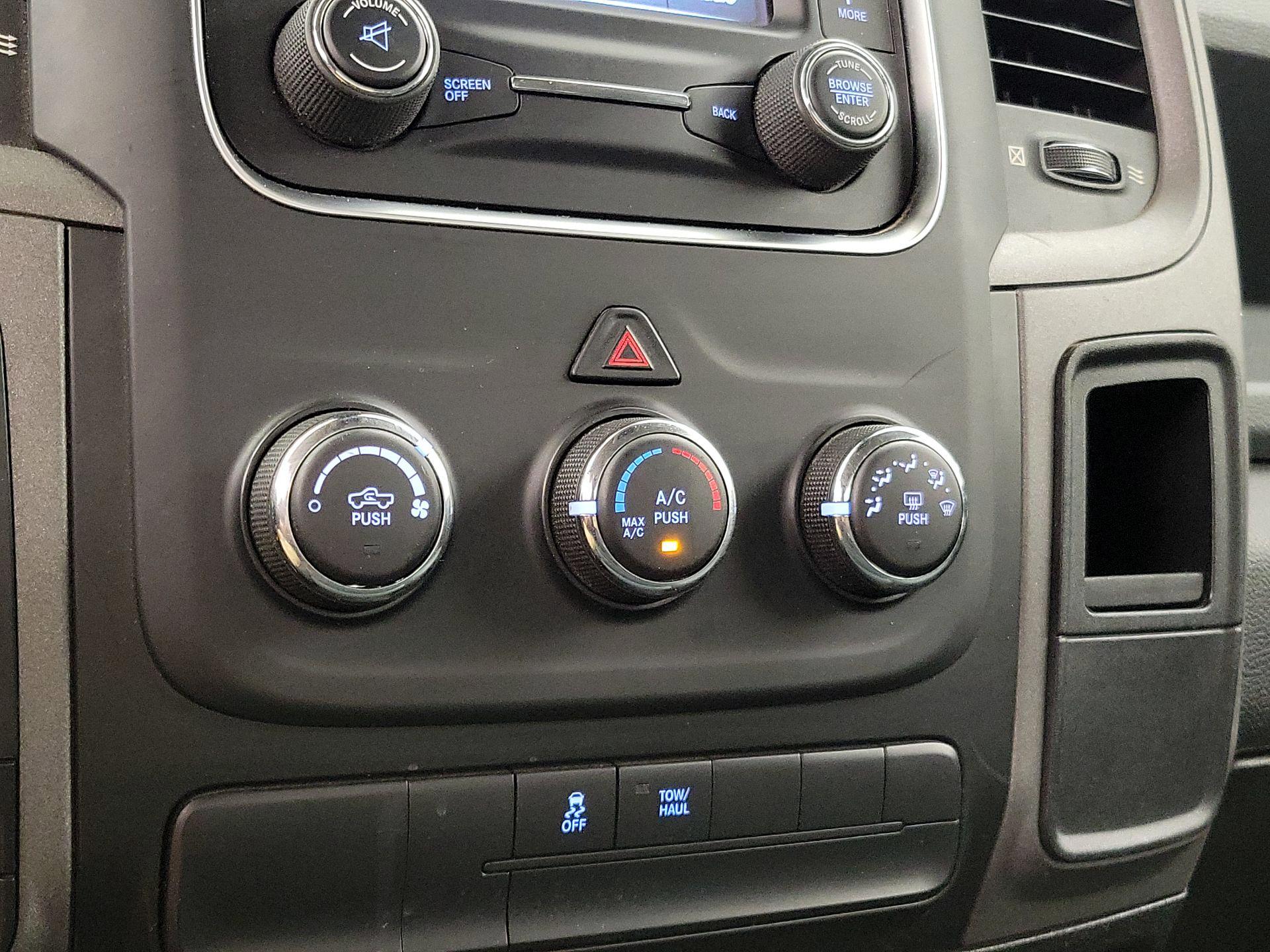 Thumbnail: 2019 RAM 1500 Classic - 16