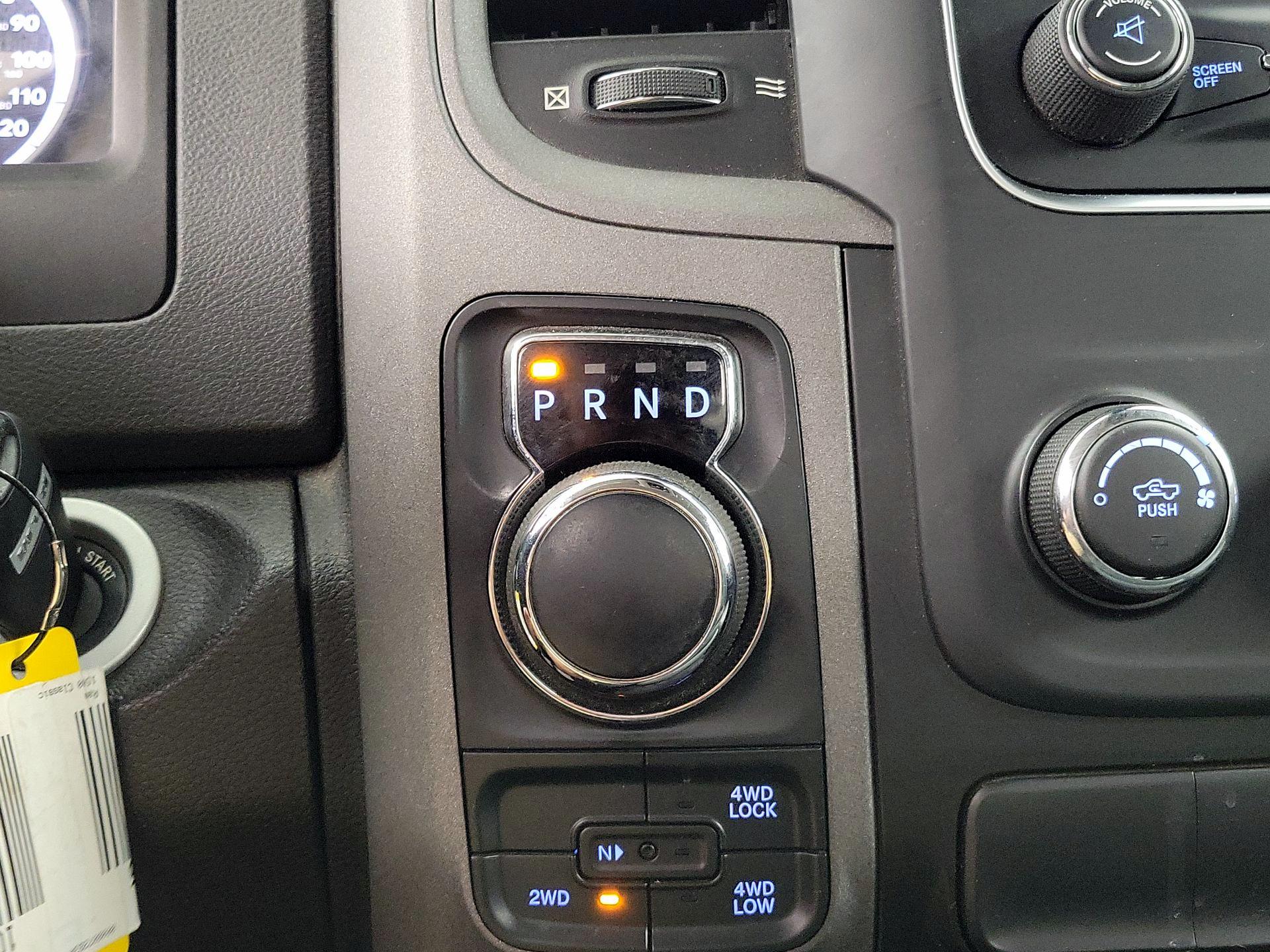 Thumbnail: 2019 RAM 1500 Classic - 17