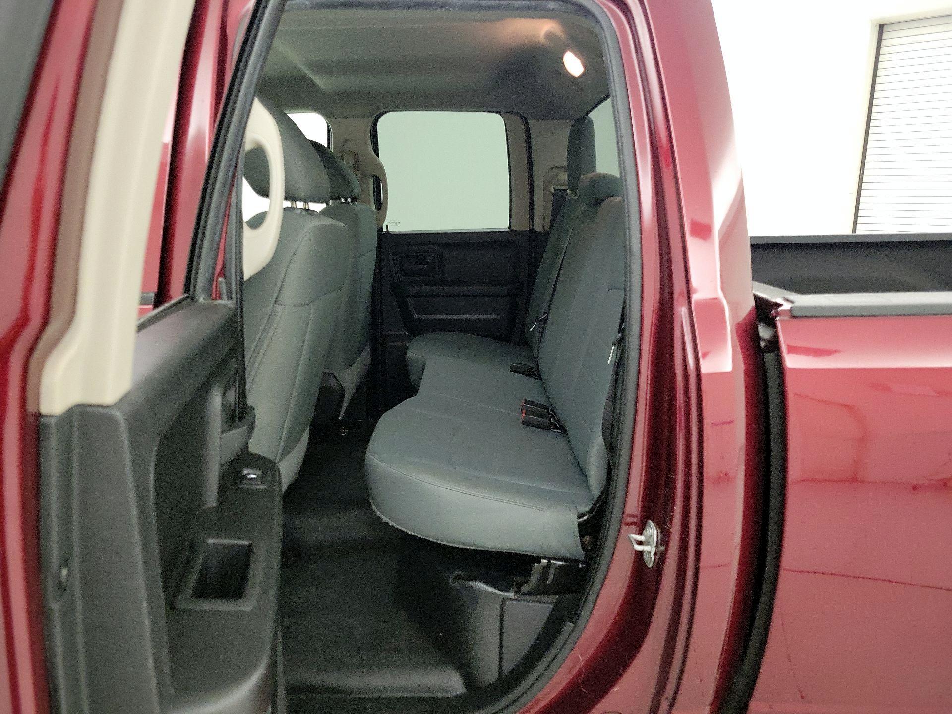 Thumbnail: 2019 RAM 1500 Classic - 19